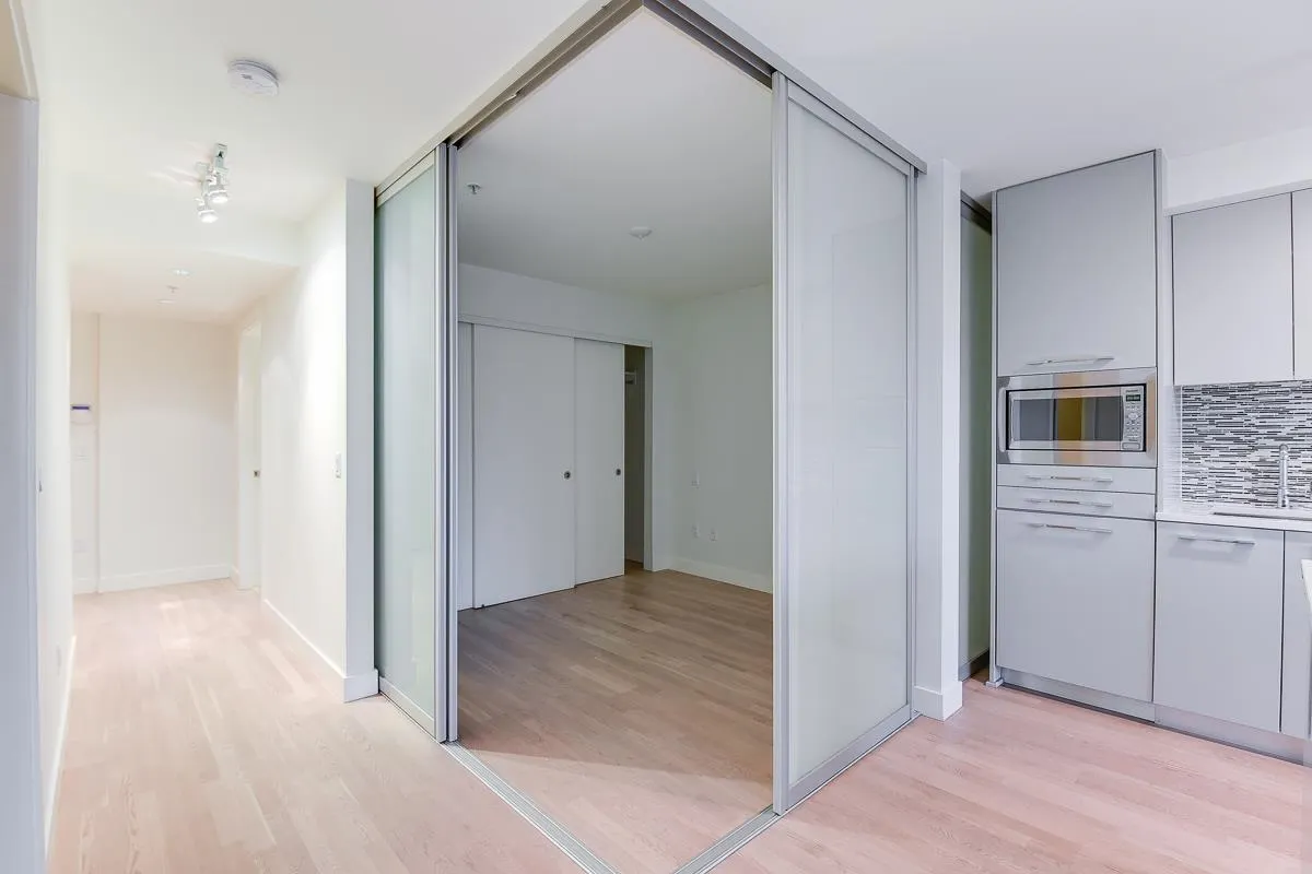 309 4355 W 10th Avenue