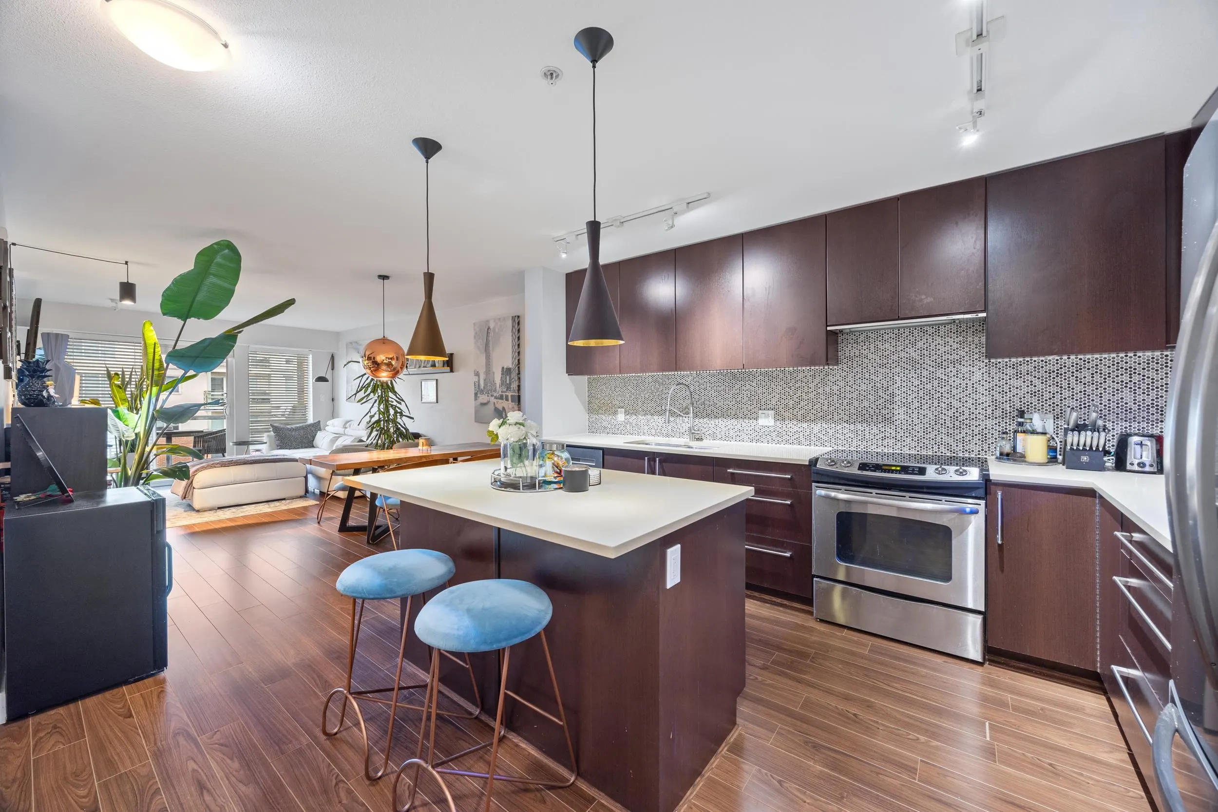 201 15745 Croydon Drive