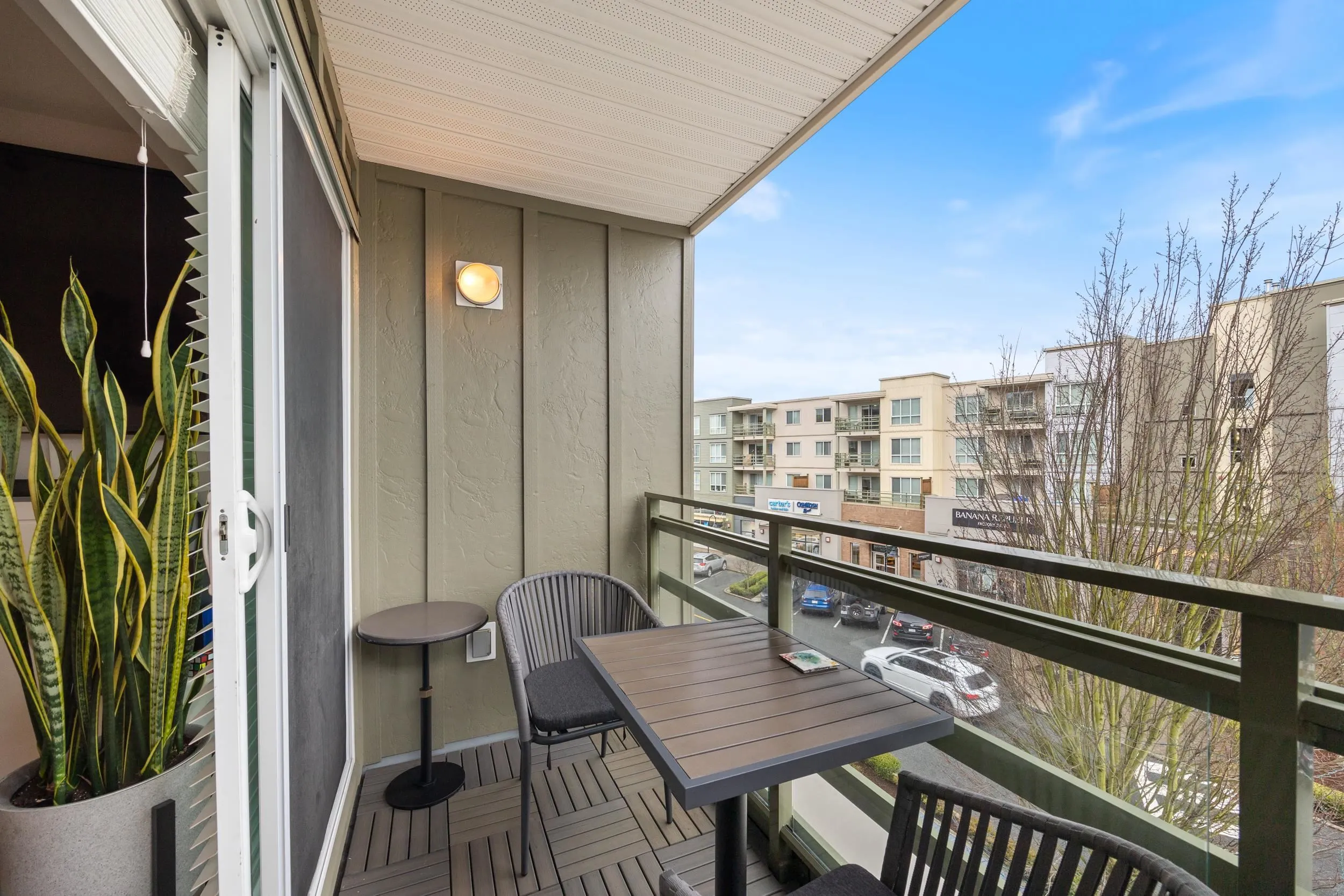 201 15745 Croydon Drive