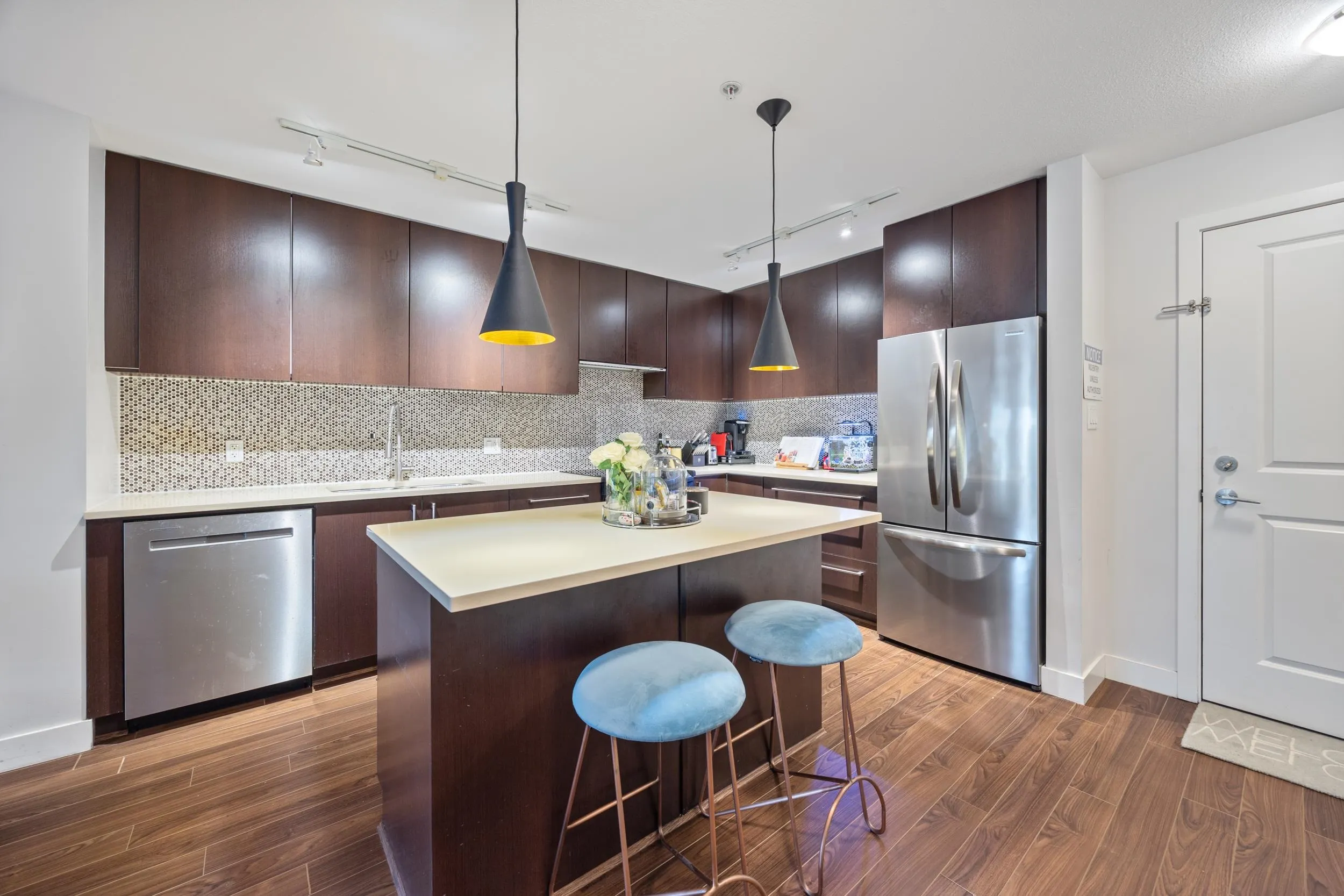 201 15745 Croydon Drive