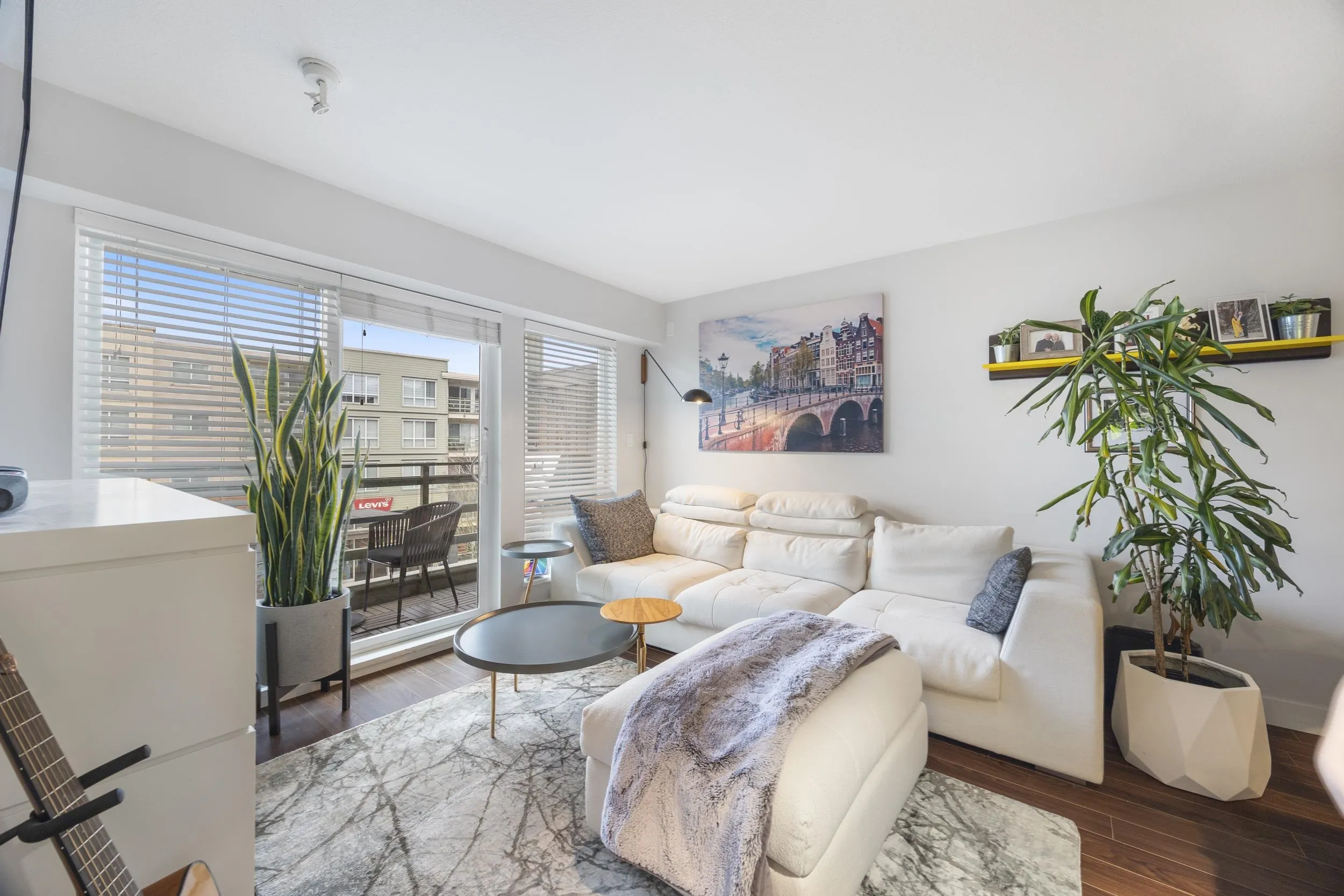 201 15745 Croydon Drive