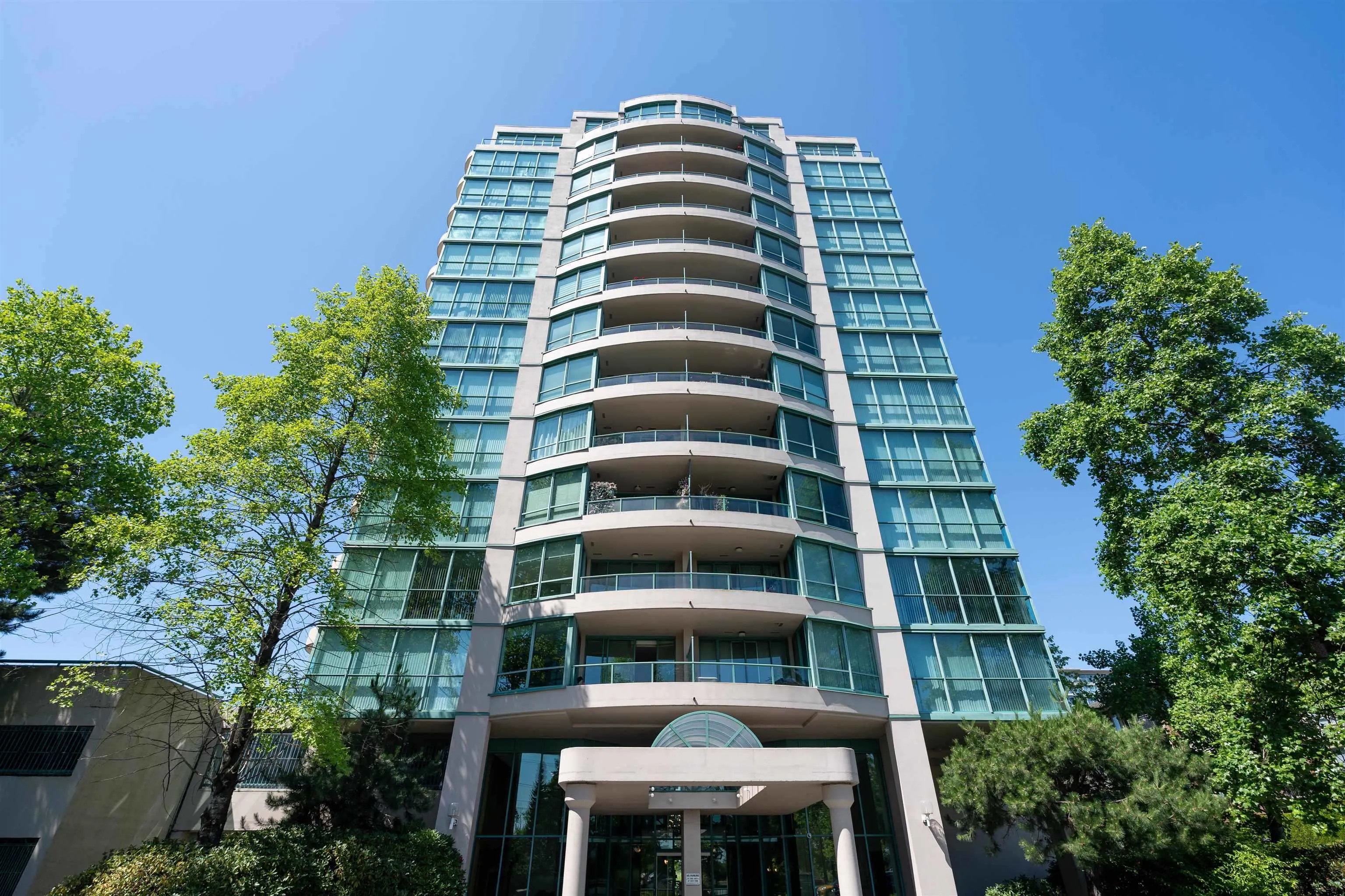707 8871 Lansdowne Road