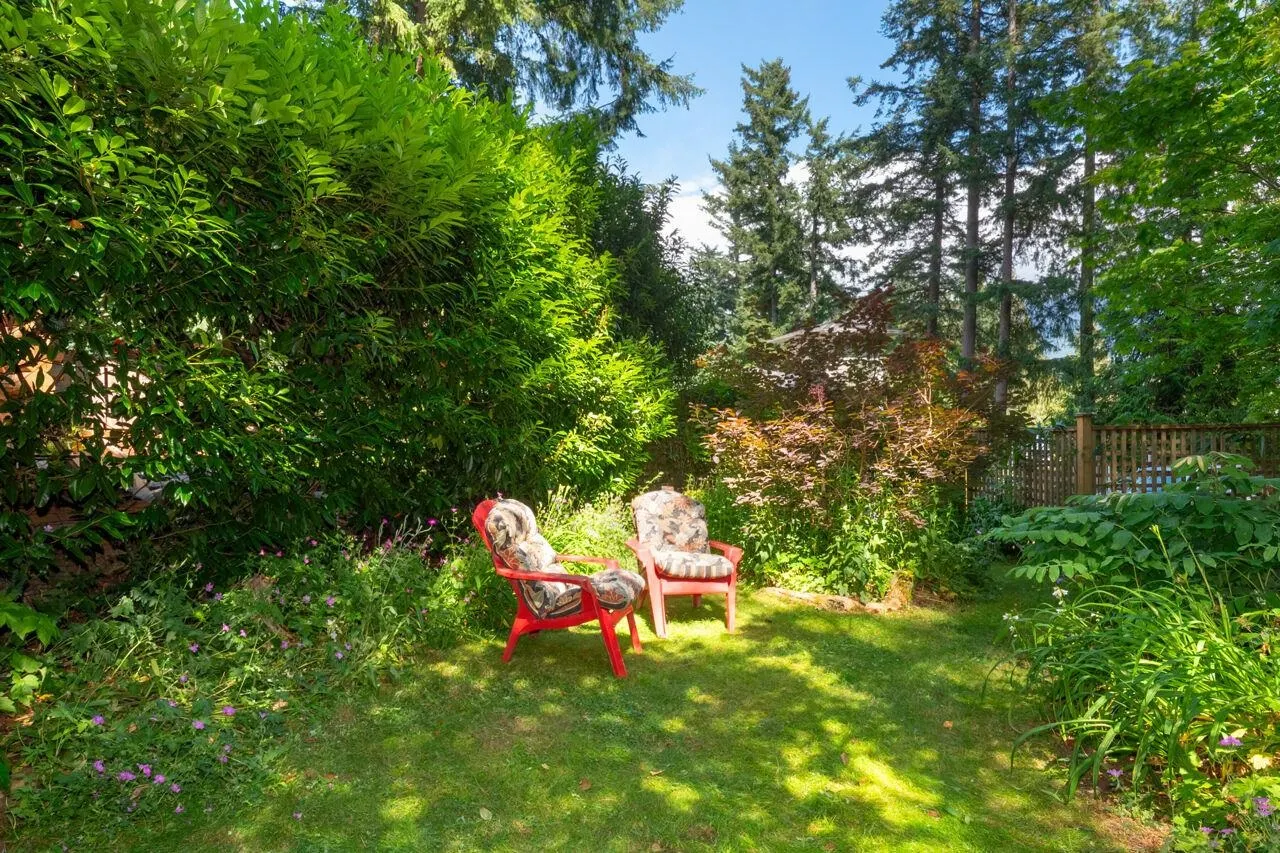 1261 Eagle's Nest Road