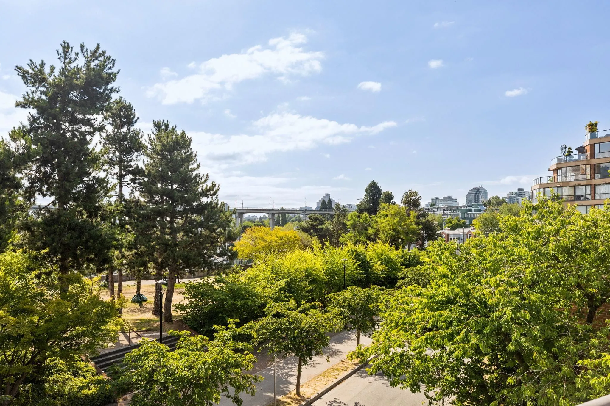 1009 1450 Pennyfarthing Drive