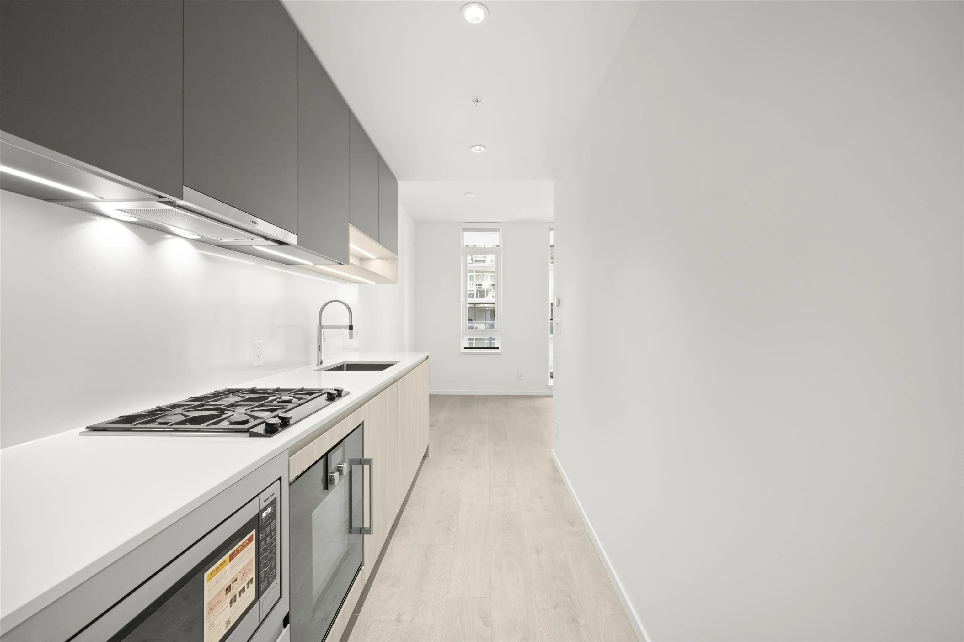 569 6600 Minoru Boulevard