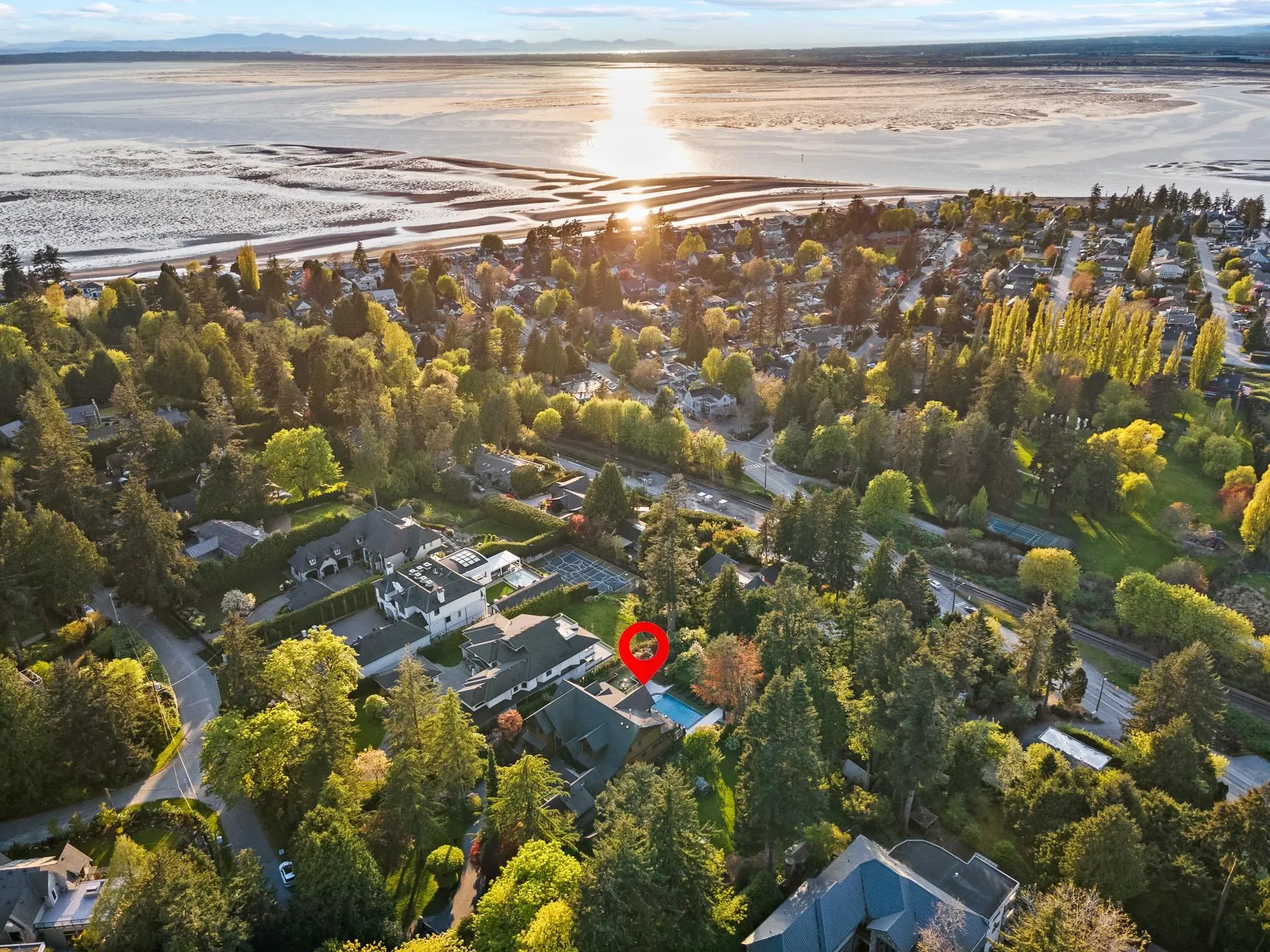 2737 Crescent Drive