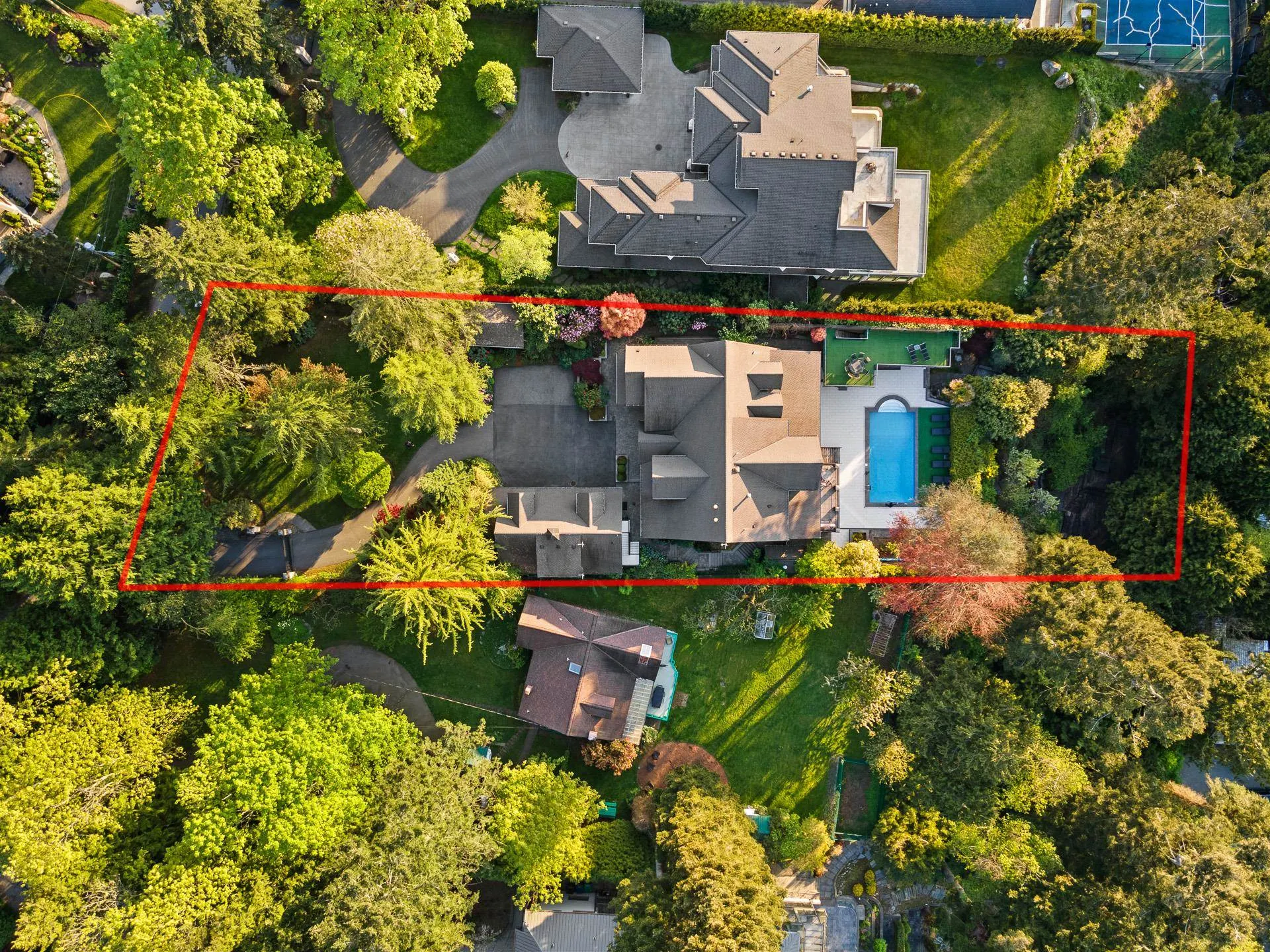 2737 Crescent Drive