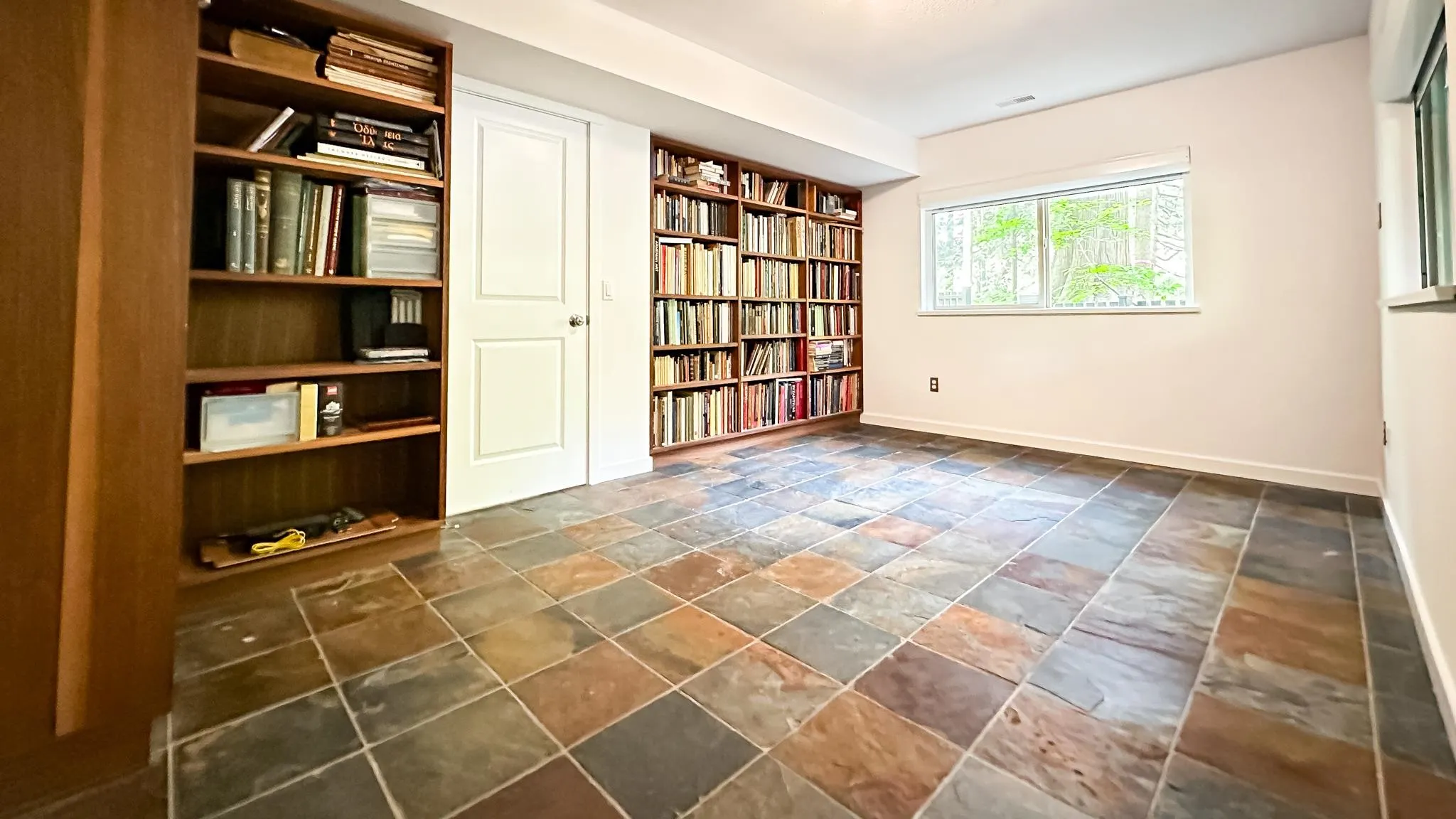100 Klahanie Drive