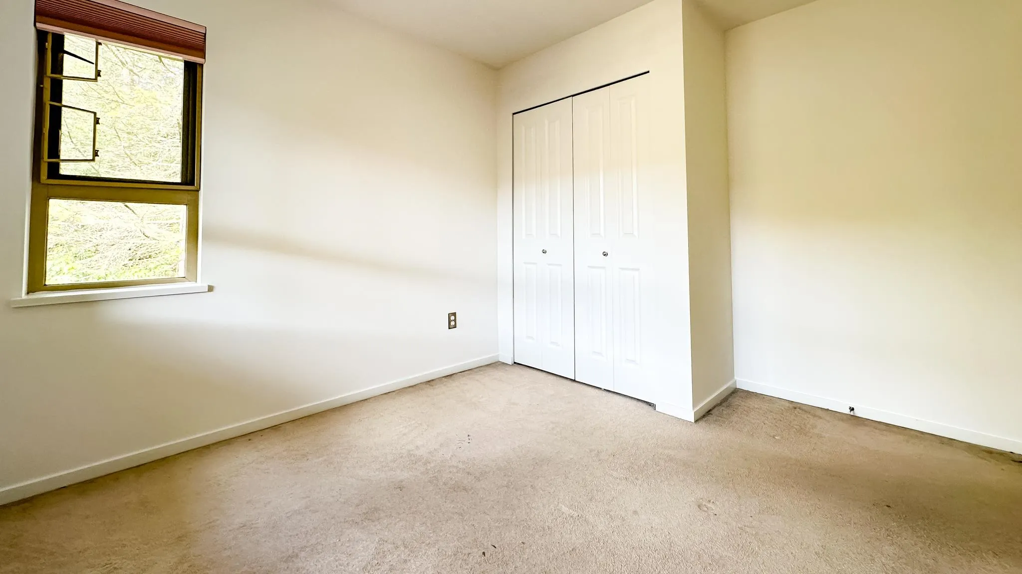 100 Klahanie Drive