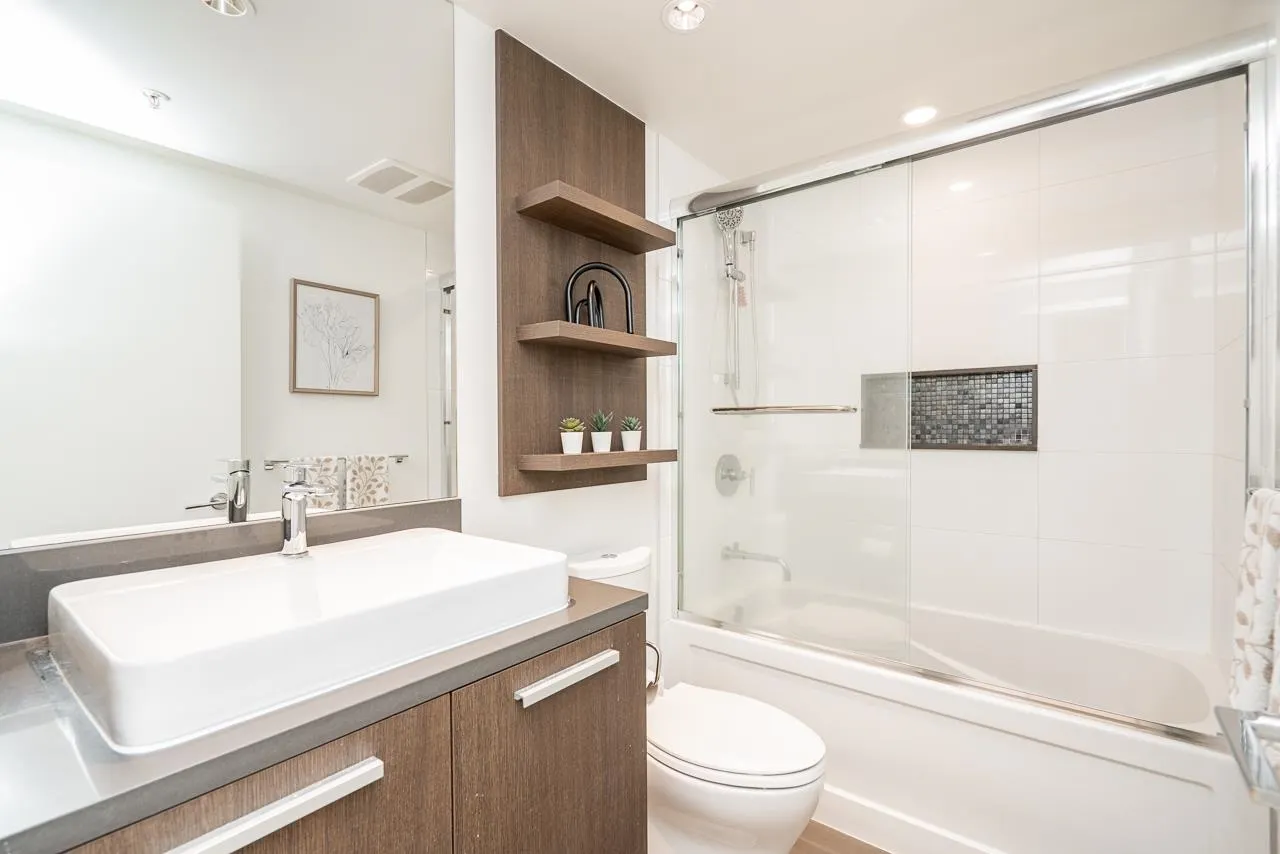 2203 3007 Glen Drive