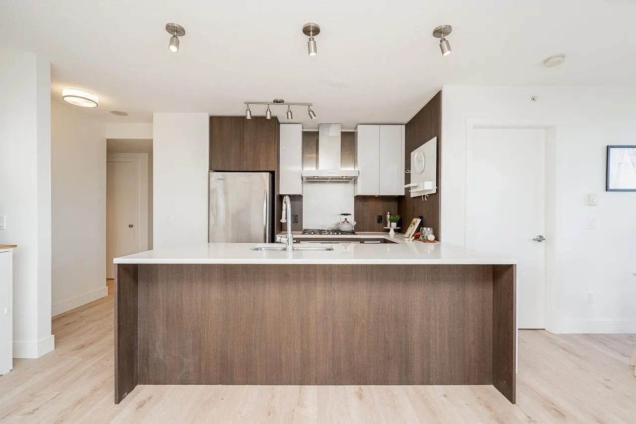 2203 3007 Glen Drive