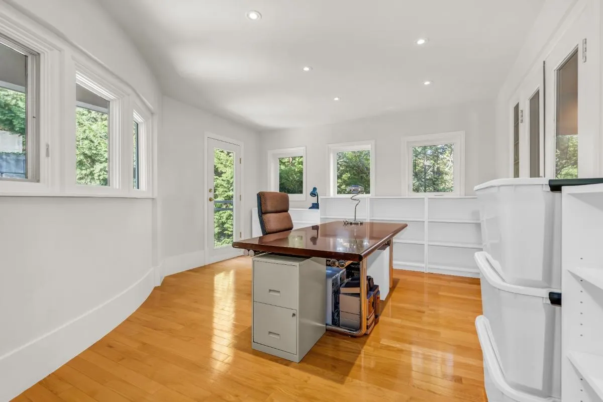 1437 Bramwell Road