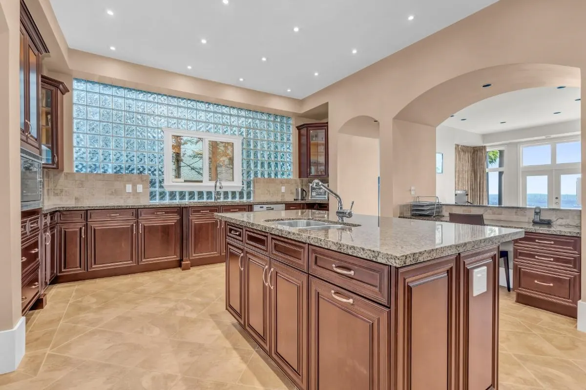 1437 Bramwell Road