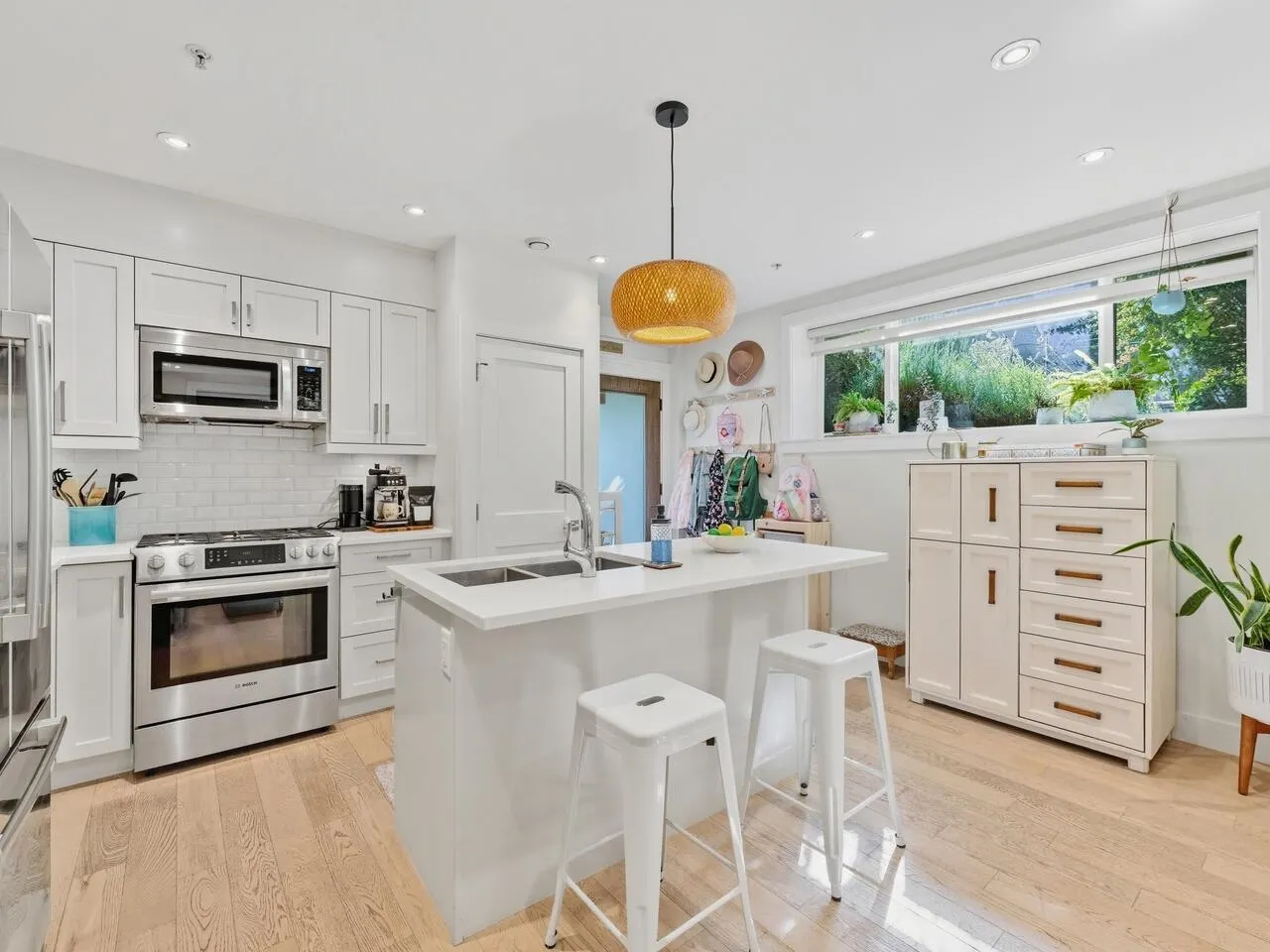 165 W 14th Avenue