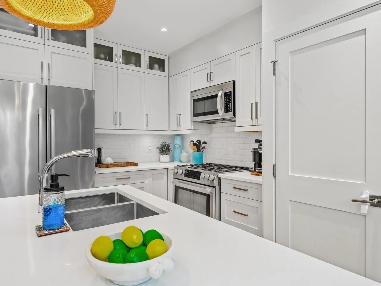 165 W 14th Avenue