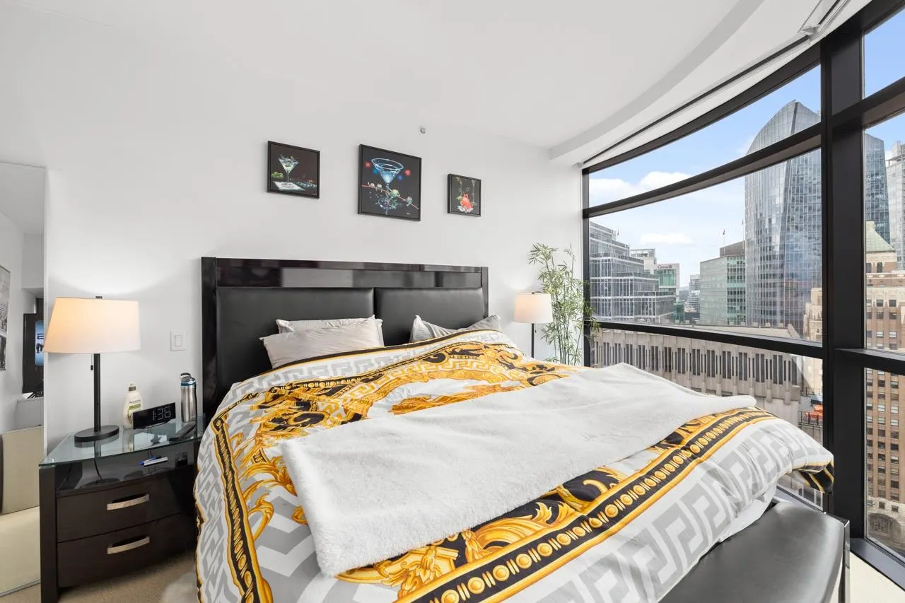 2306 838 W Hastings Street