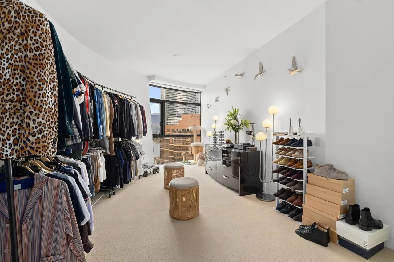 2306 838 W Hastings Street