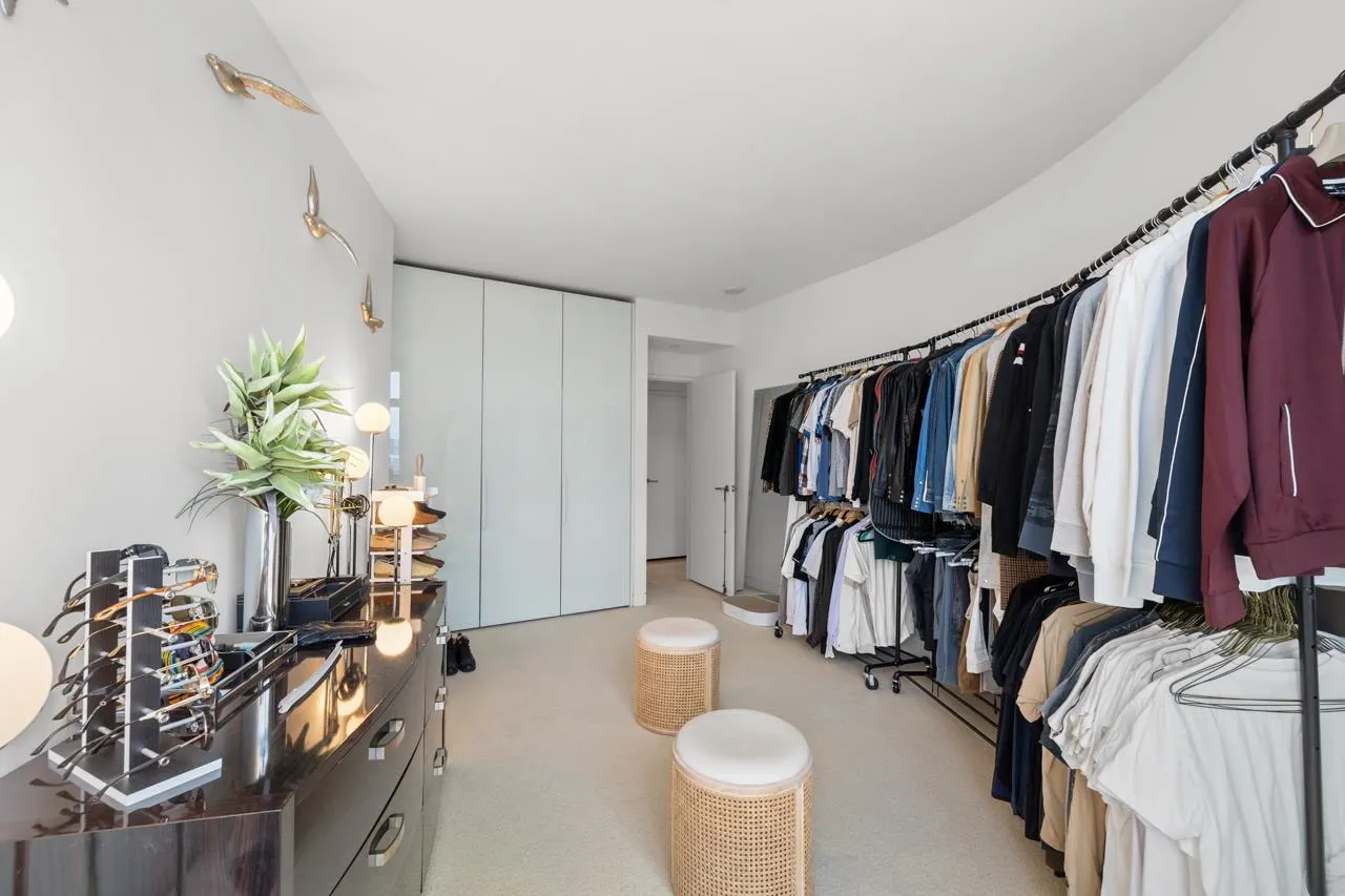 2306 838 W Hastings Street