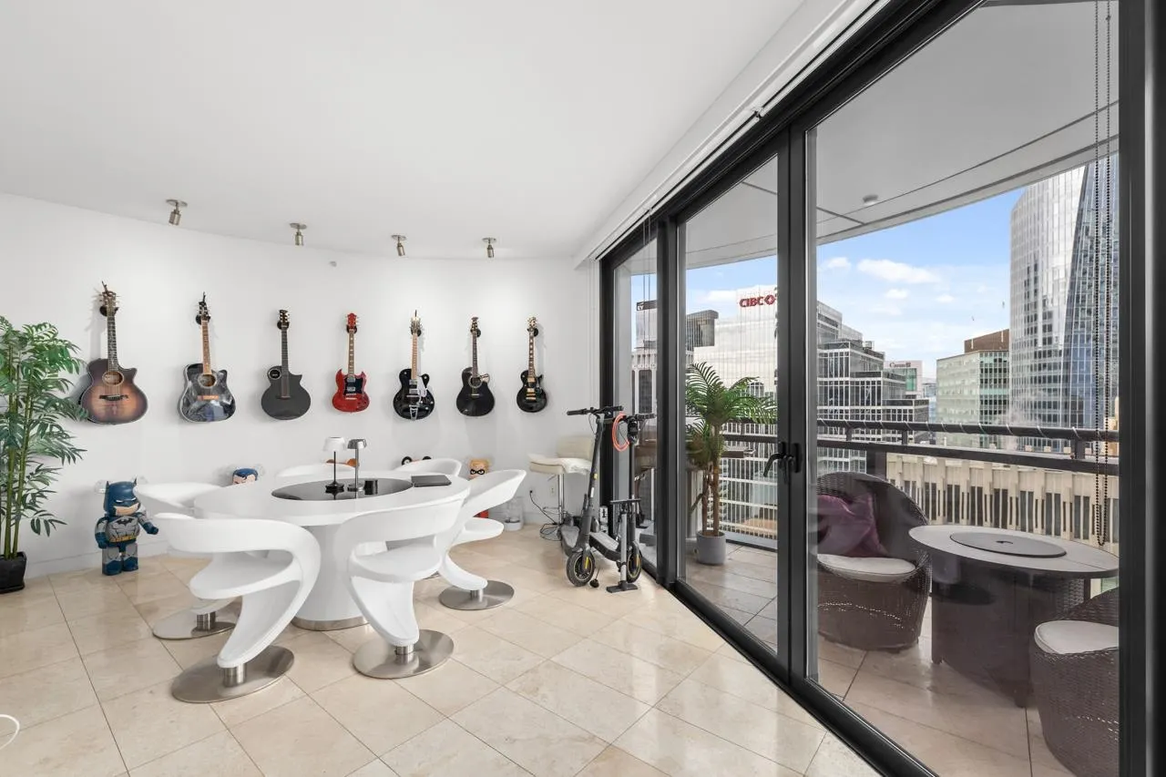 2306 838 W Hastings Street
