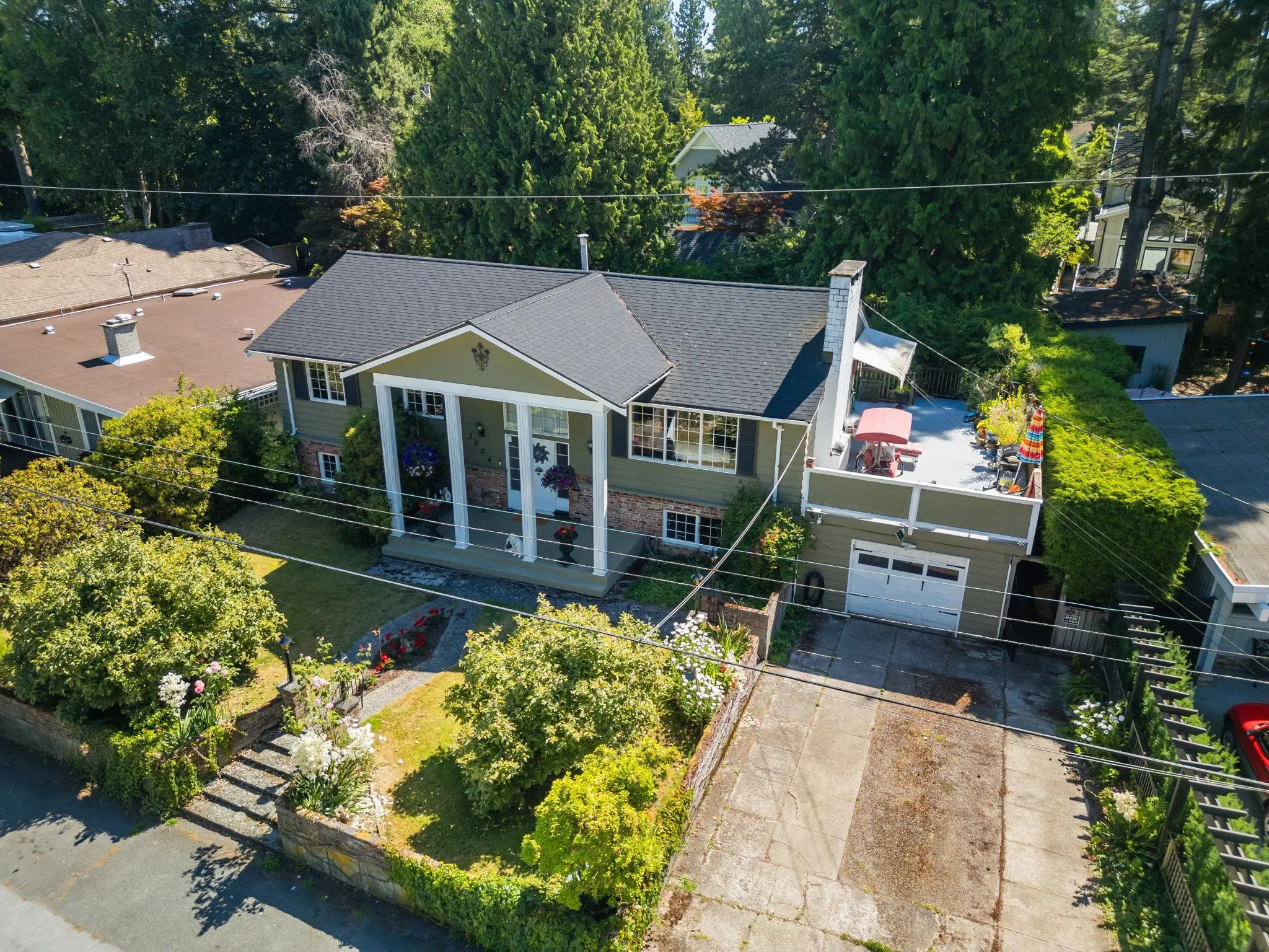 1554 Farrell Crescent
