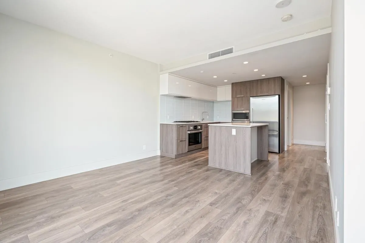 1808 680 Seylynn Crescent