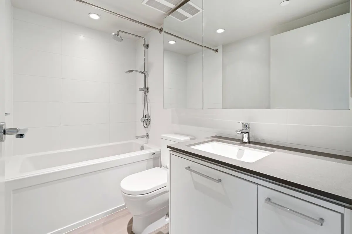1808 680 Seylynn Crescent