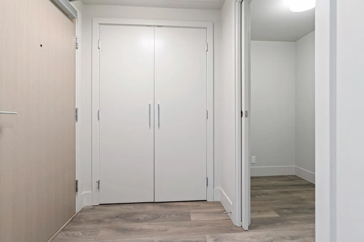 1808 680 Seylynn Crescent