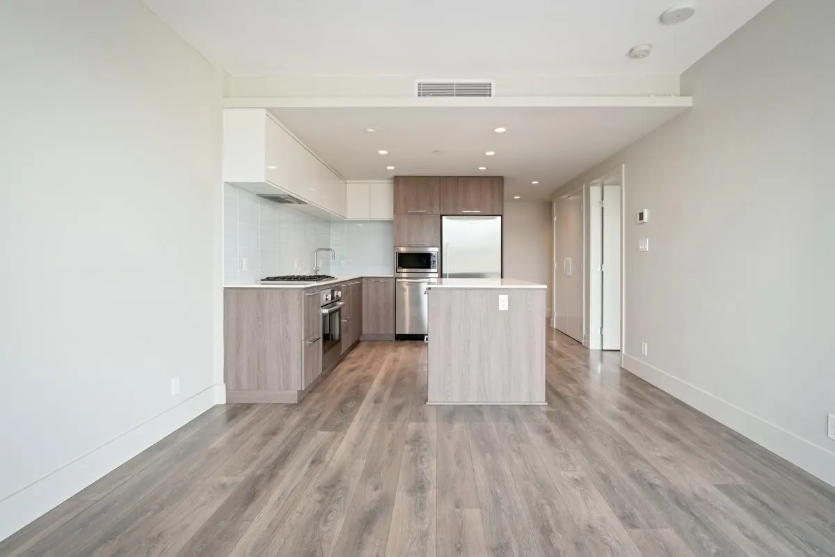 1808 680 Seylynn Crescent