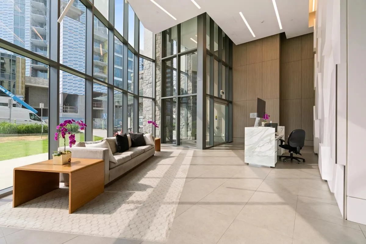 1808 680 Seylynn Crescent
