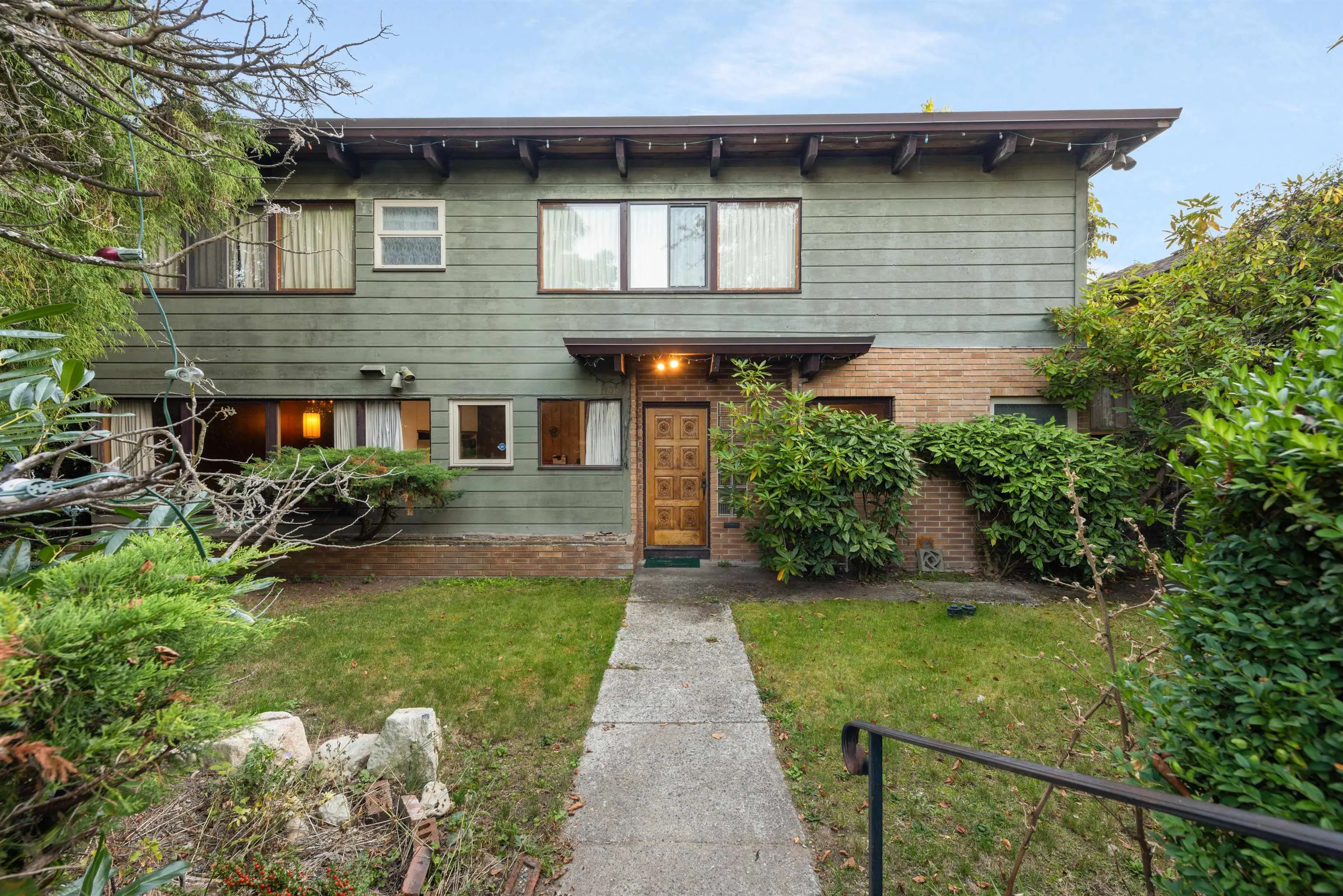 756 W 53 Avenue
