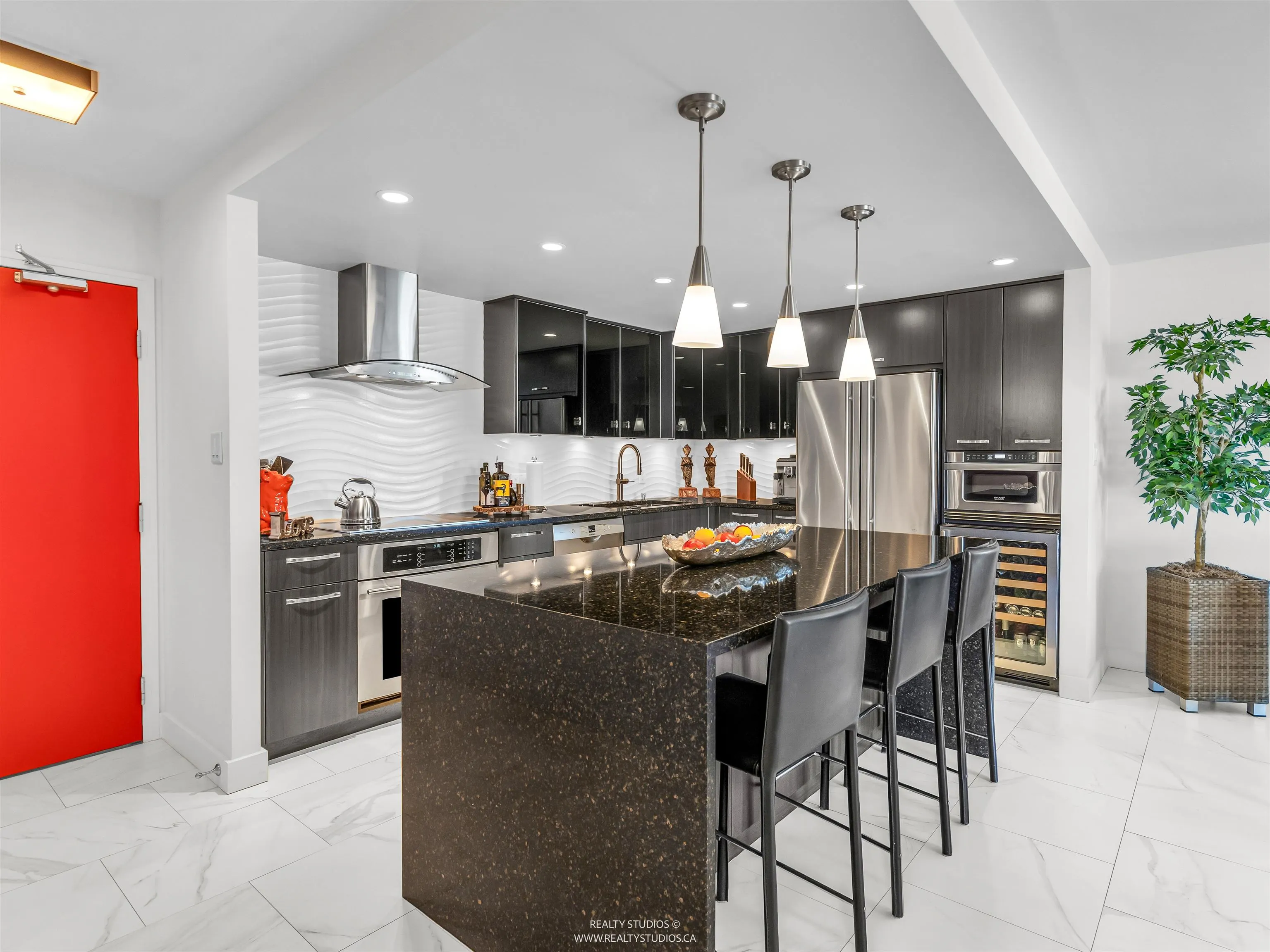 607 1450 Pennyfarthing Drive