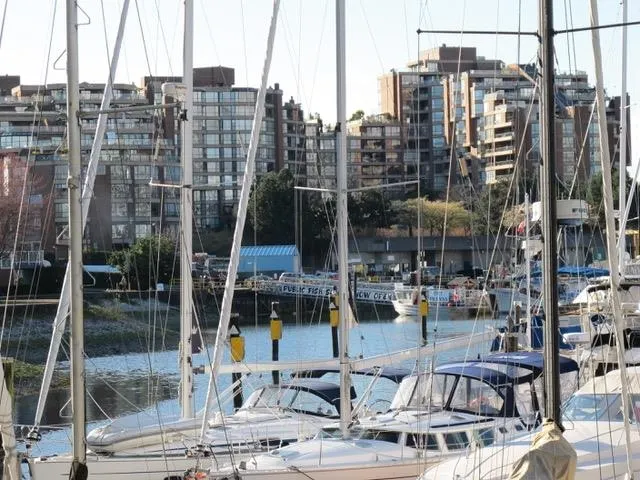 607 1450 Pennyfarthing Drive