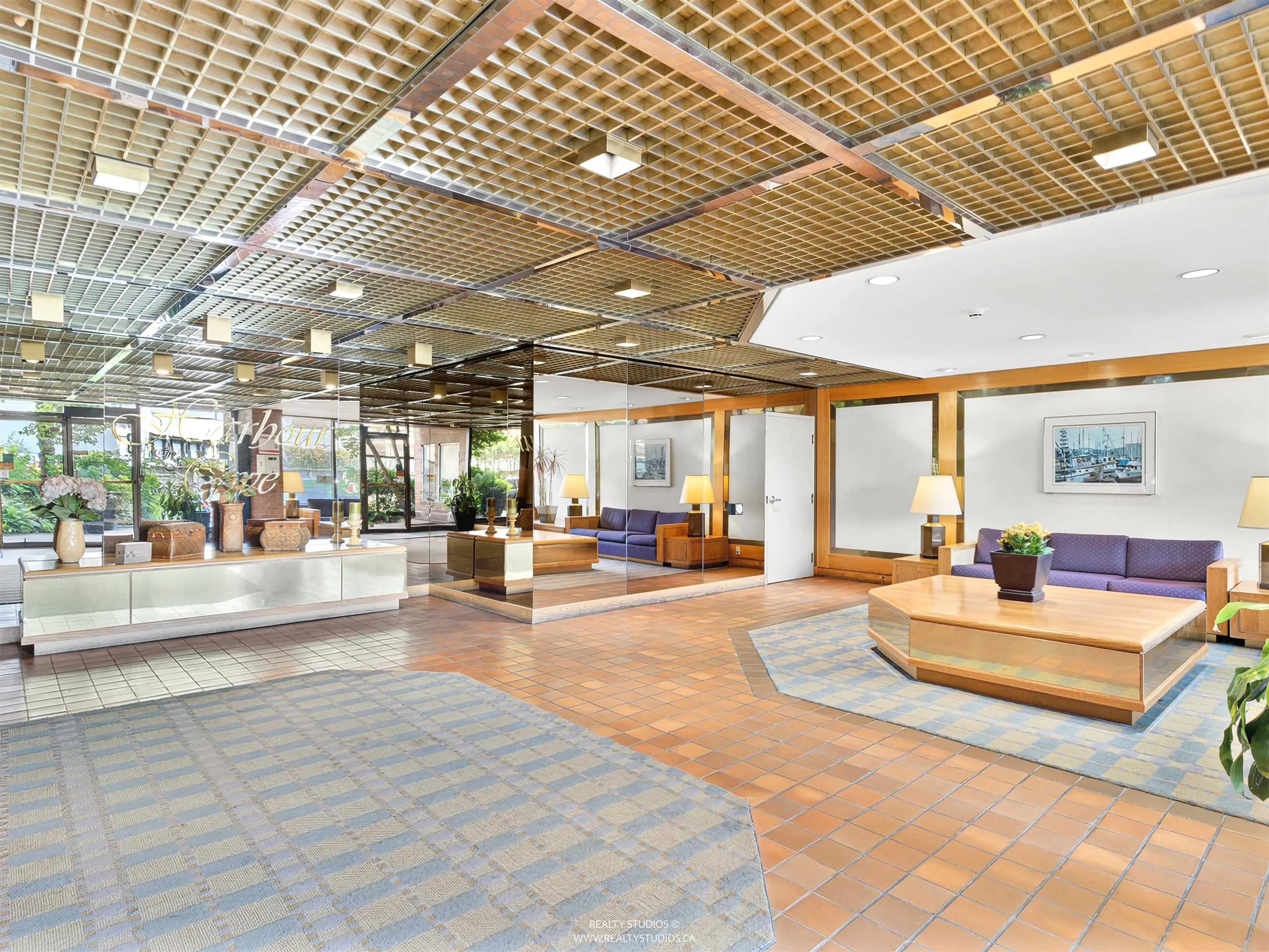 607 1450 Pennyfarthing Drive