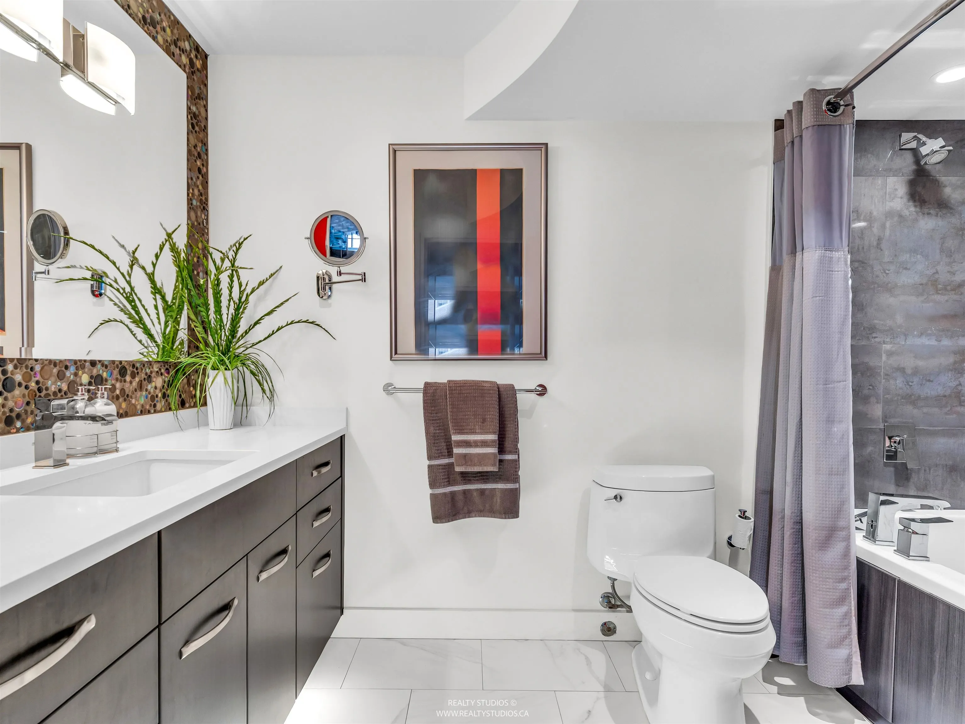 607 1450 Pennyfarthing Drive