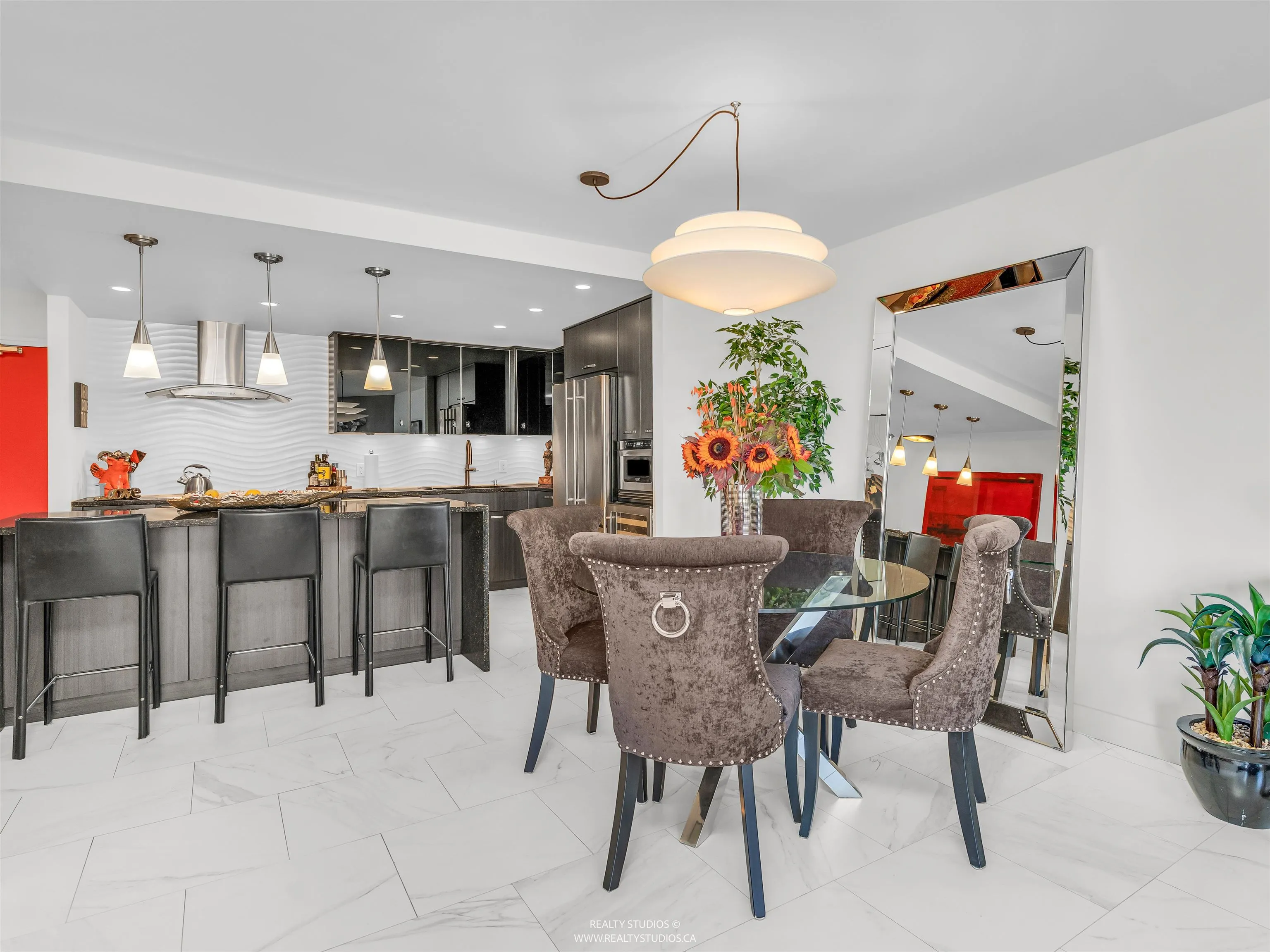 607 1450 Pennyfarthing Drive