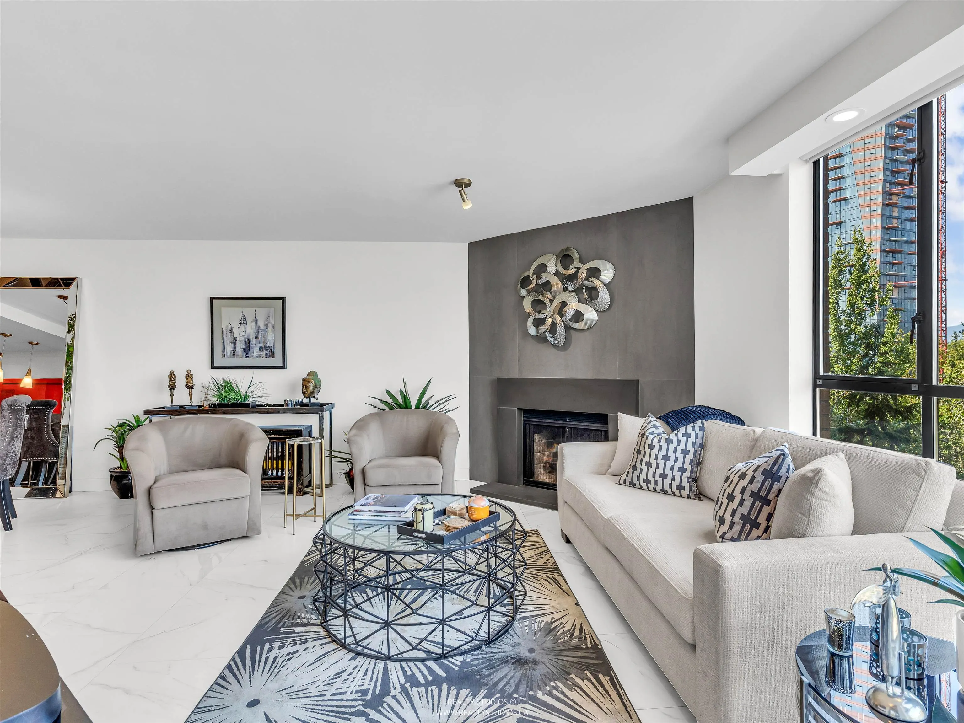 607 1450 Pennyfarthing Drive