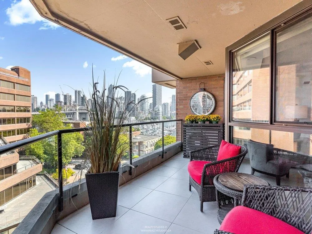 607 1450 Pennyfarthing Drive