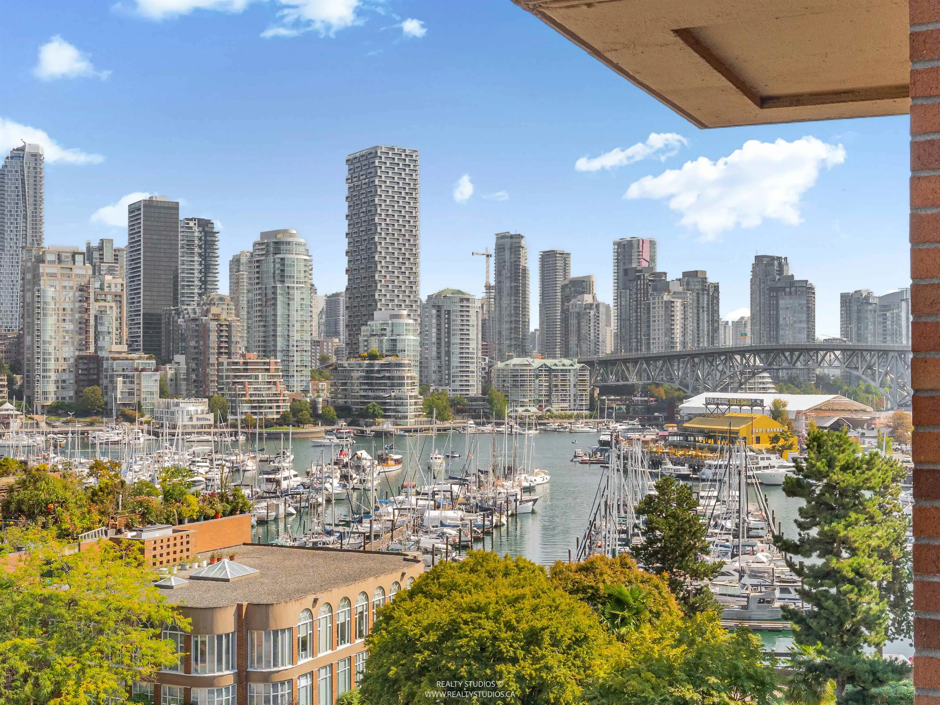 607 1450 Pennyfarthing Drive