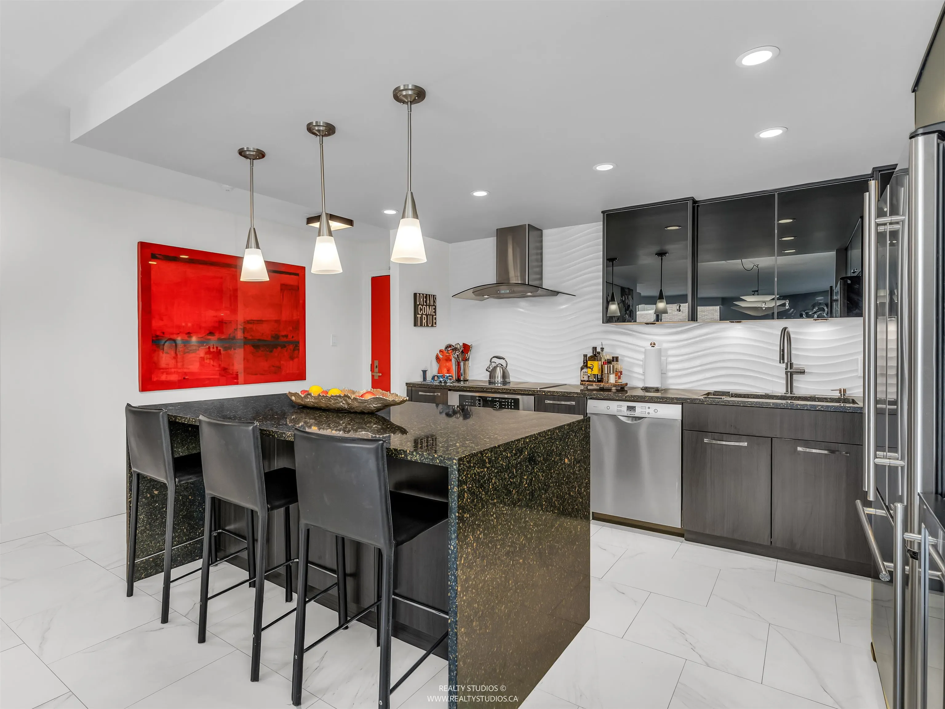 607 1450 Pennyfarthing Drive