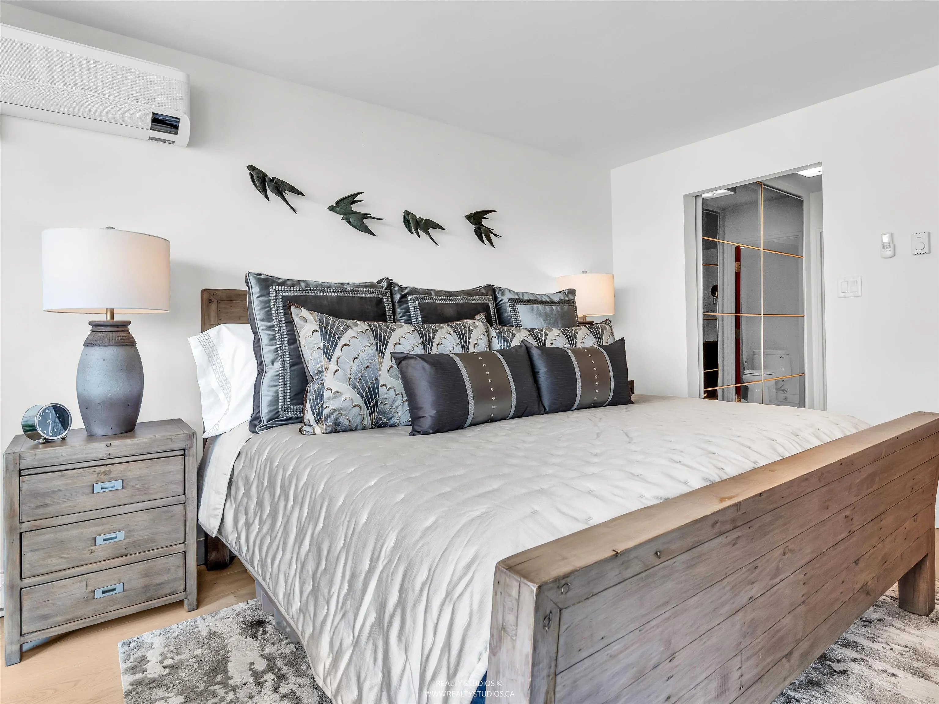 607 1450 Pennyfarthing Drive