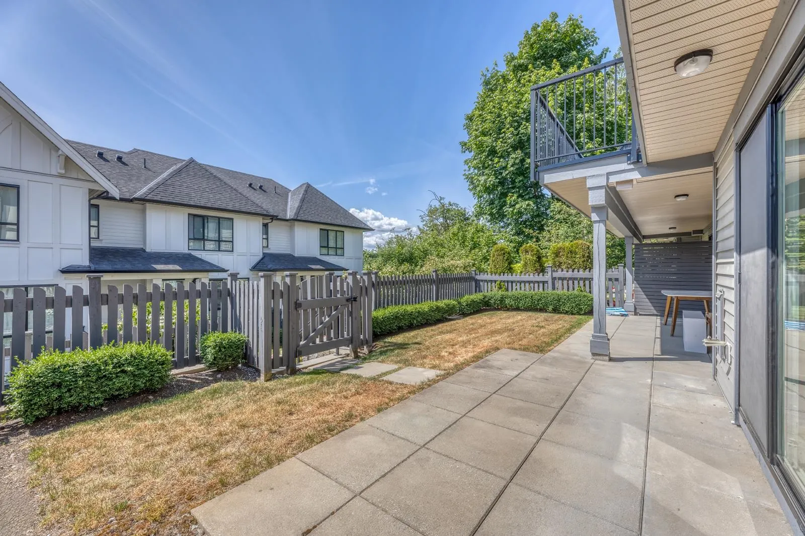 60 3500 Burke Village Promenade