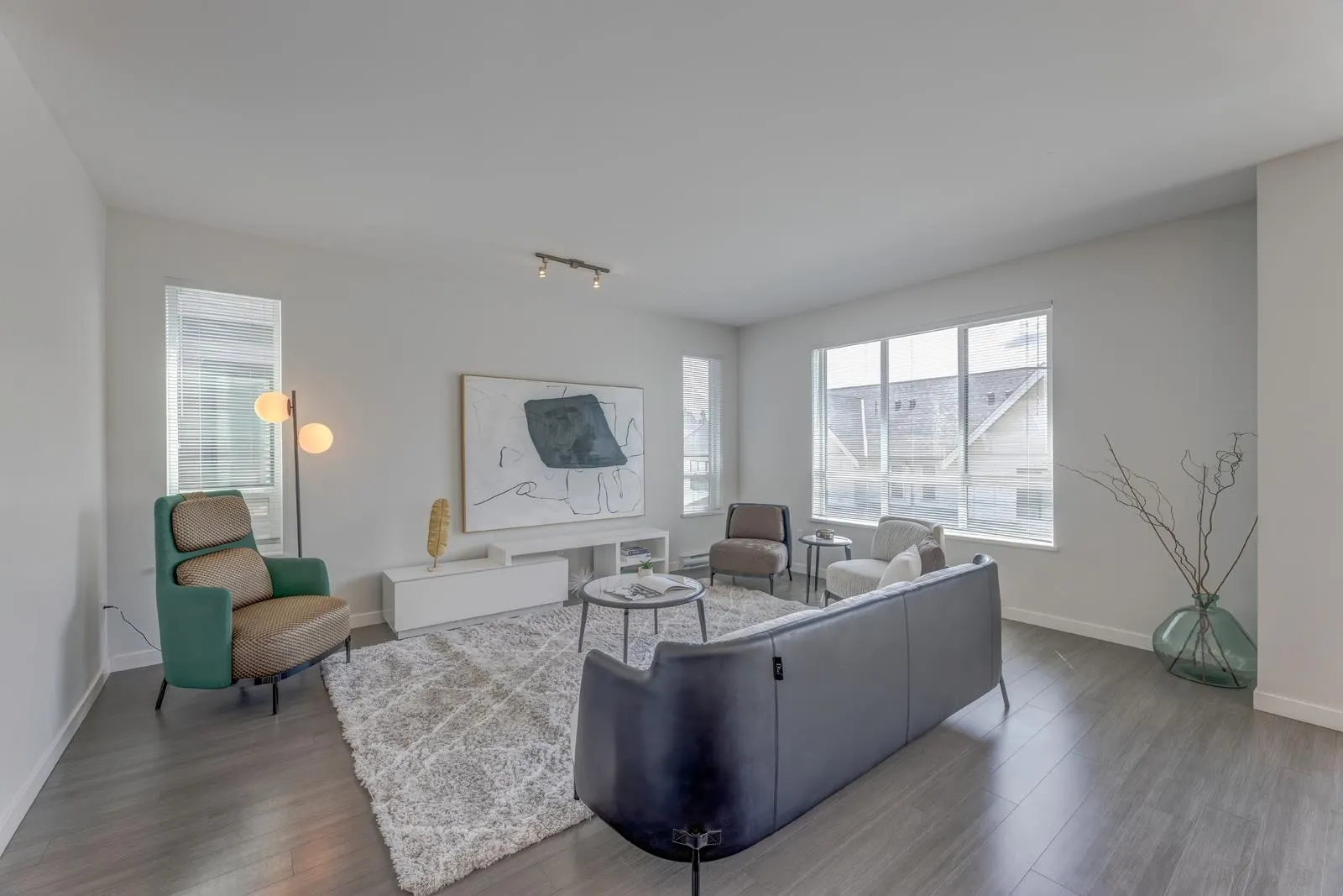 60 3500 Burke Village Promenade