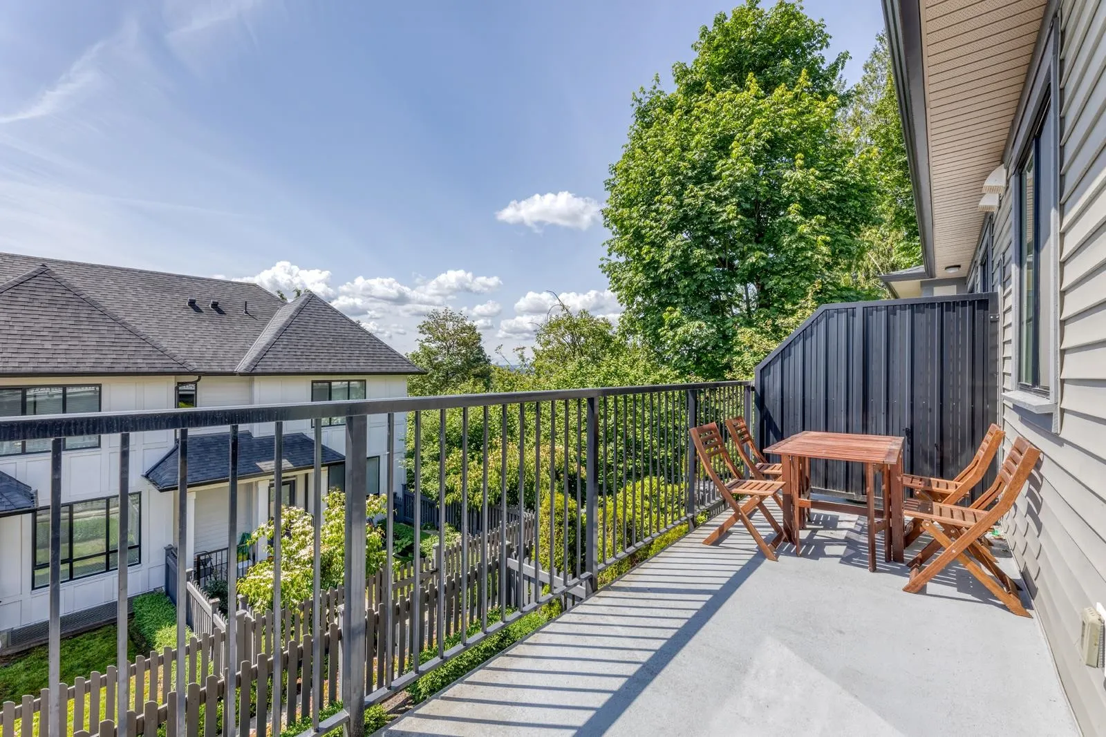60 3500 Burke Village Promenade