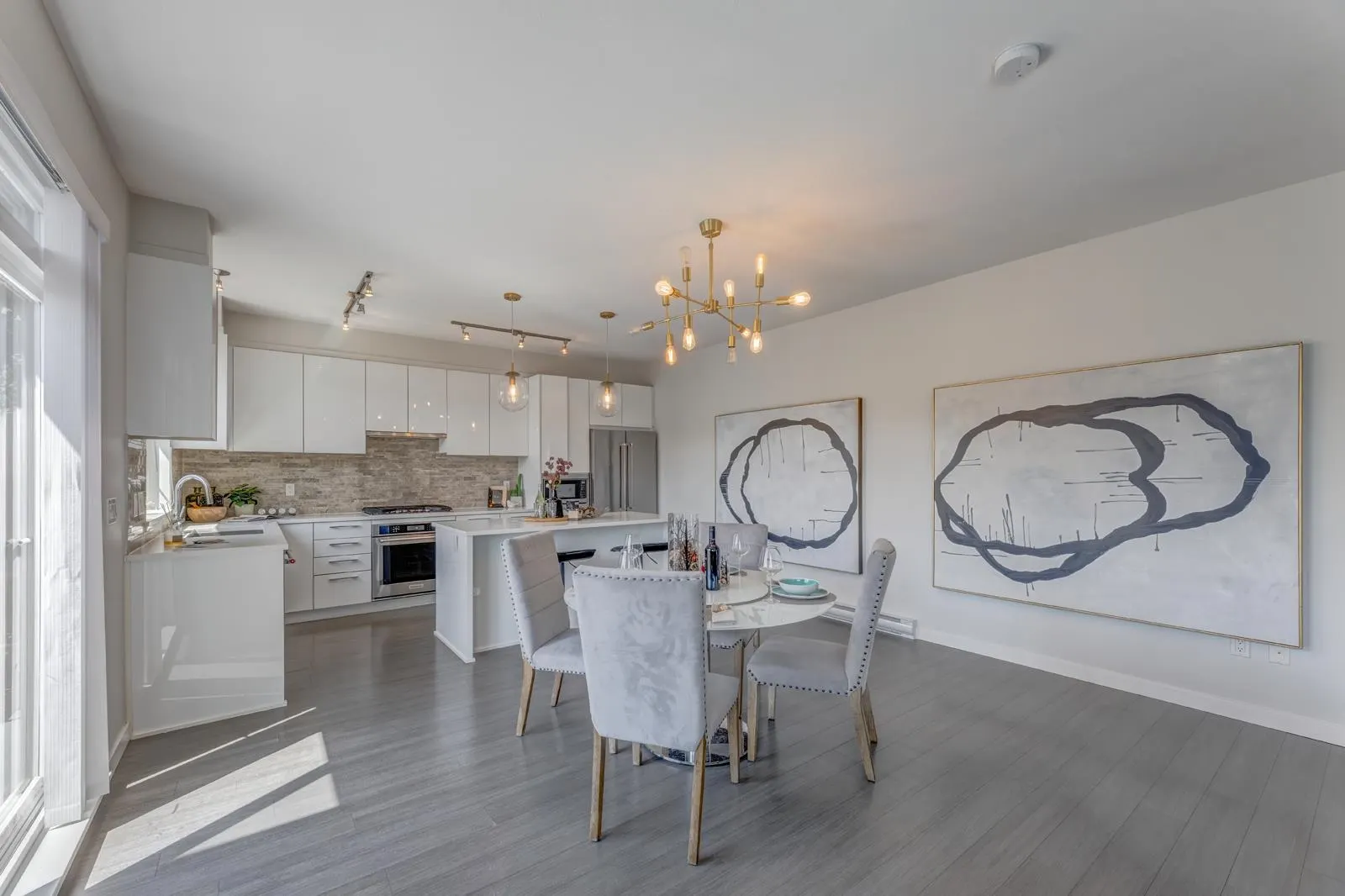 60 3500 Burke Village Promenade