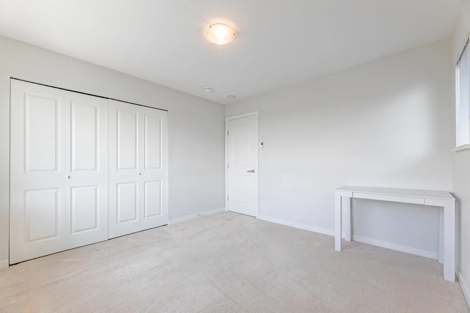 60 3500 Burke Village Promenade