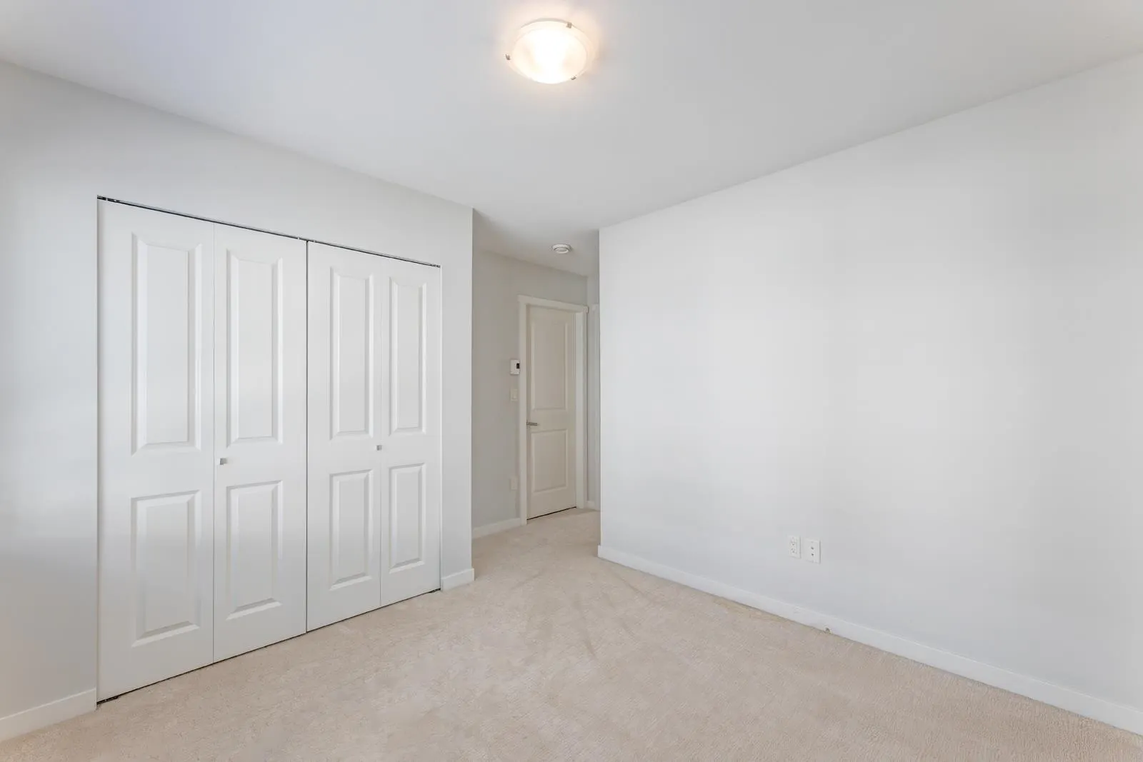 60 3500 Burke Village Promenade