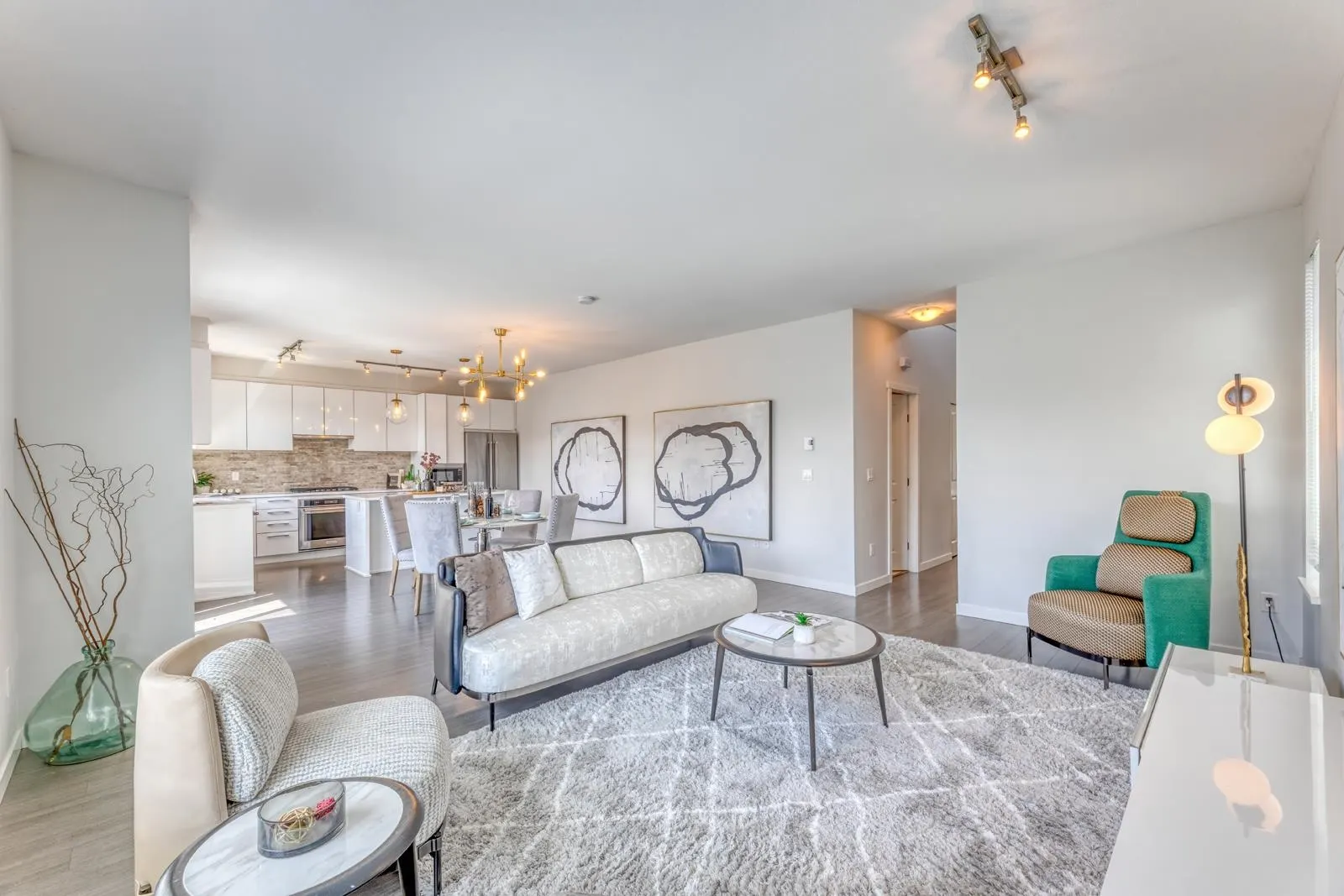 60 3500 Burke Village Promenade
