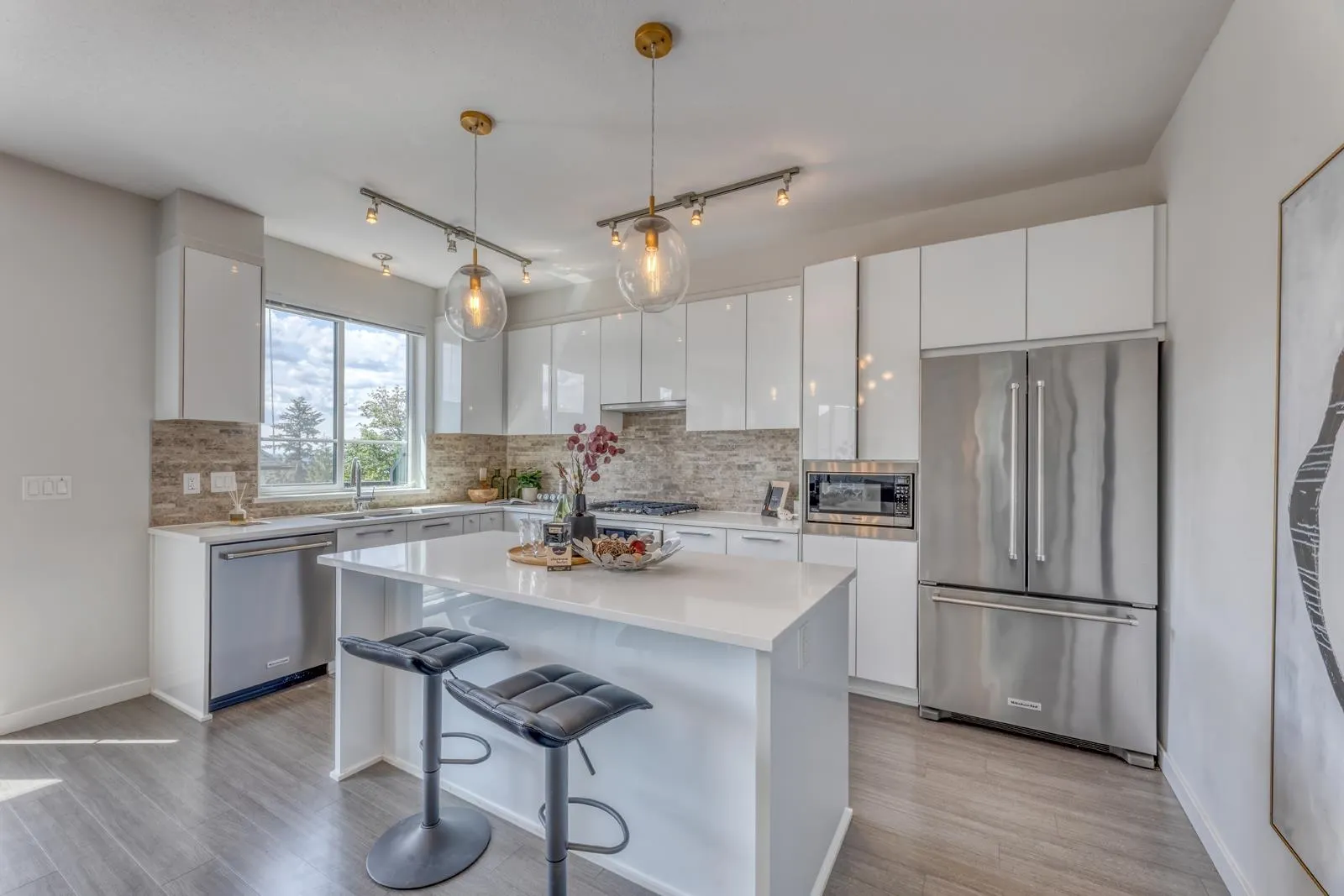 60 3500 Burke Village Promenade