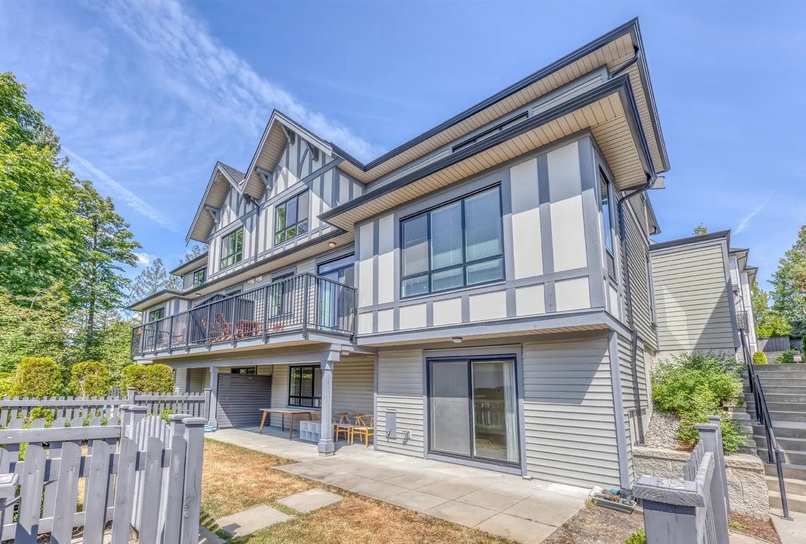 60 3500 Burke Village Promenade