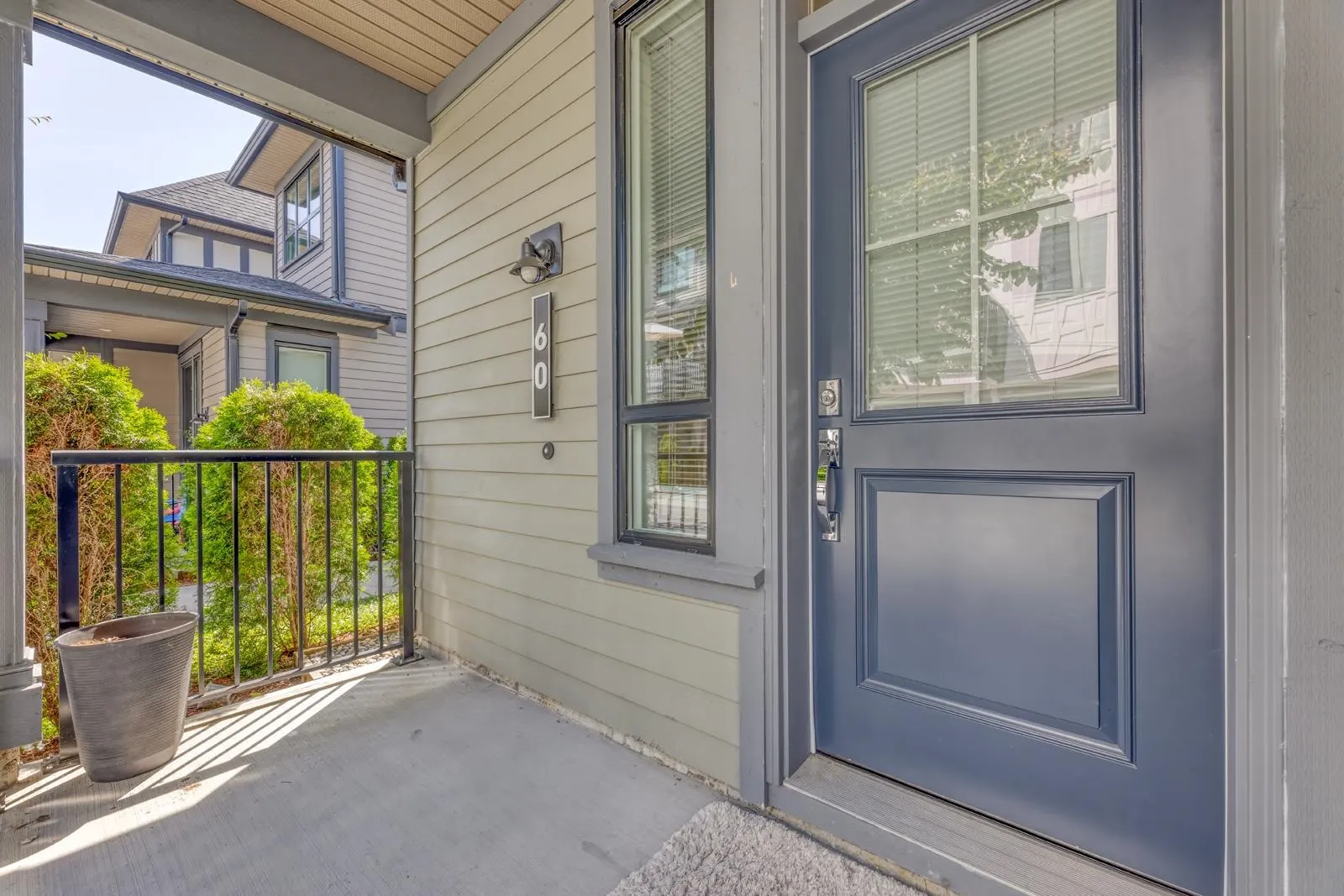 60 3500 Burke Village Promenade
